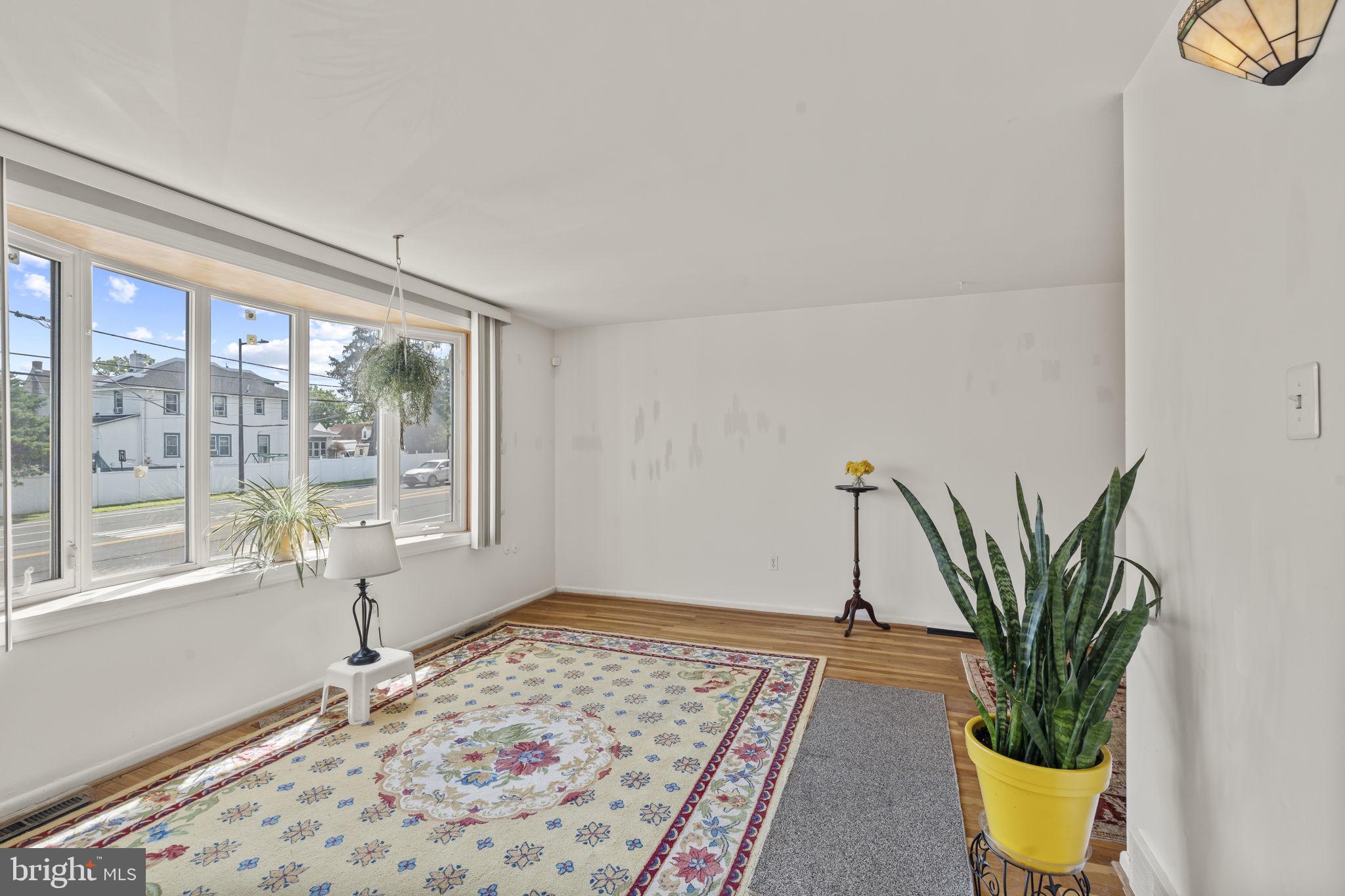 8144 HENRY AVENUE