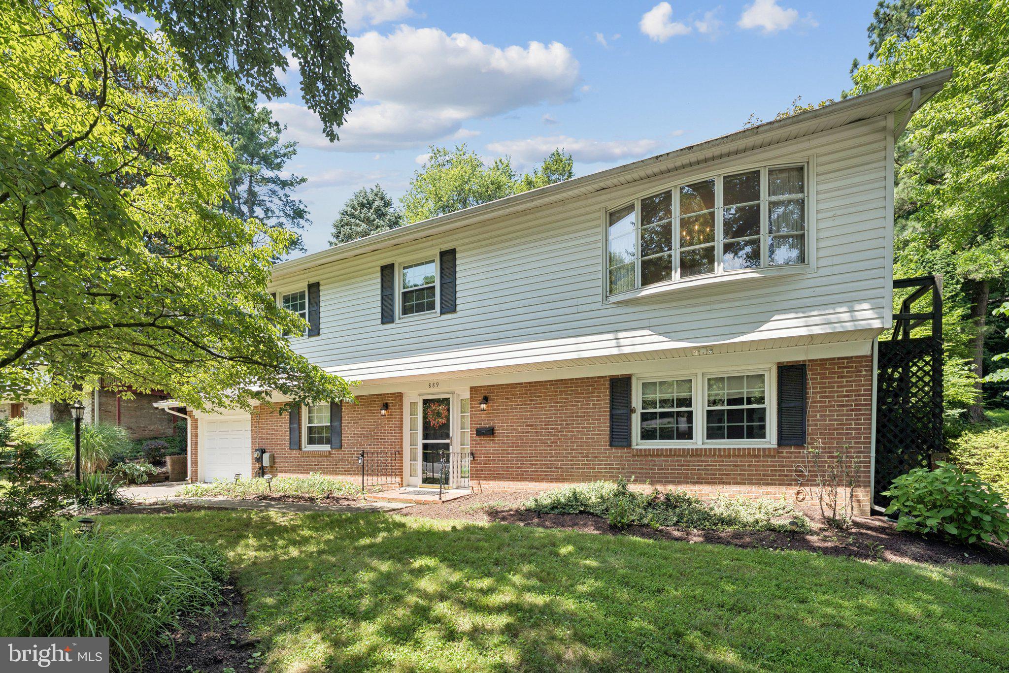 DIAMOND COURTS - Residential