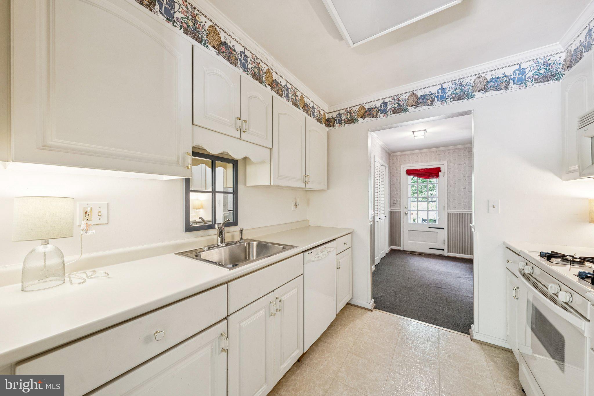 DIAMOND COURTS - Residential