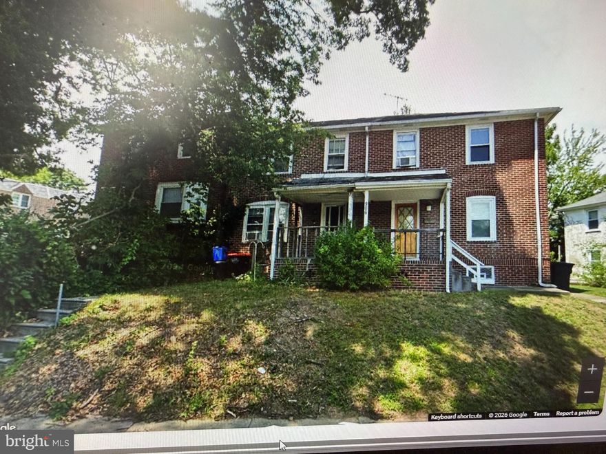Townhouse in Sun Hill, convenient to Widener University.  Living Room, Dining Room and Kitchen on Main Level. 3 BRs, 1 Bath on Second Level. Full, unfinished basement ready for your personal completion.  

Handyman Special.    Call Armand Pace for details and appointments.