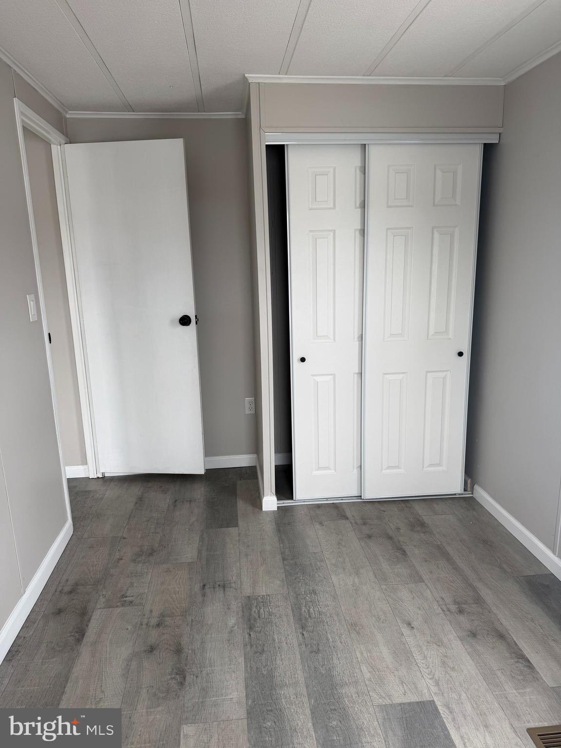 NEIGHBORS OF CREEKVIEW COURT - Residential