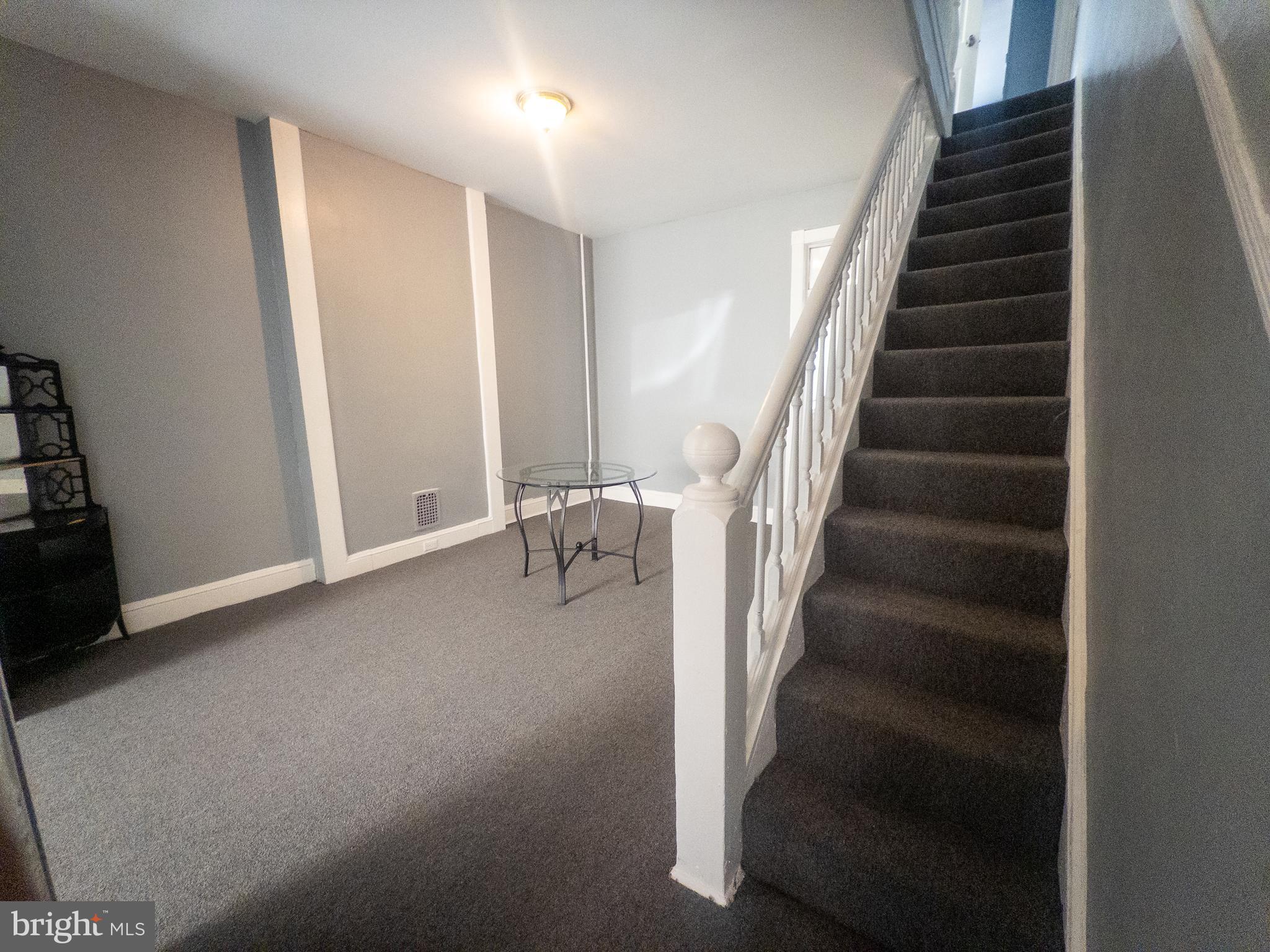 2122 W LEXINGTON STREET W