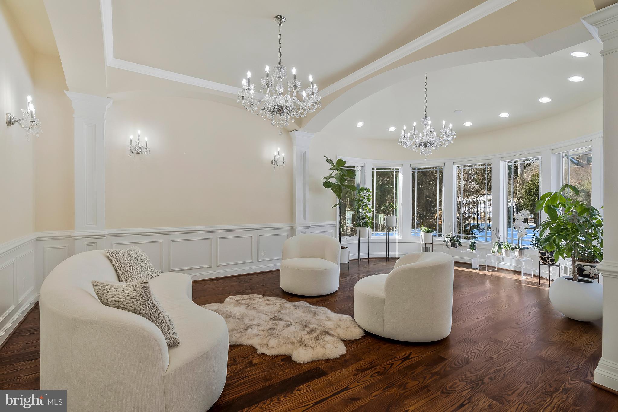 WOODSIDE ESTATES - Residential Lease