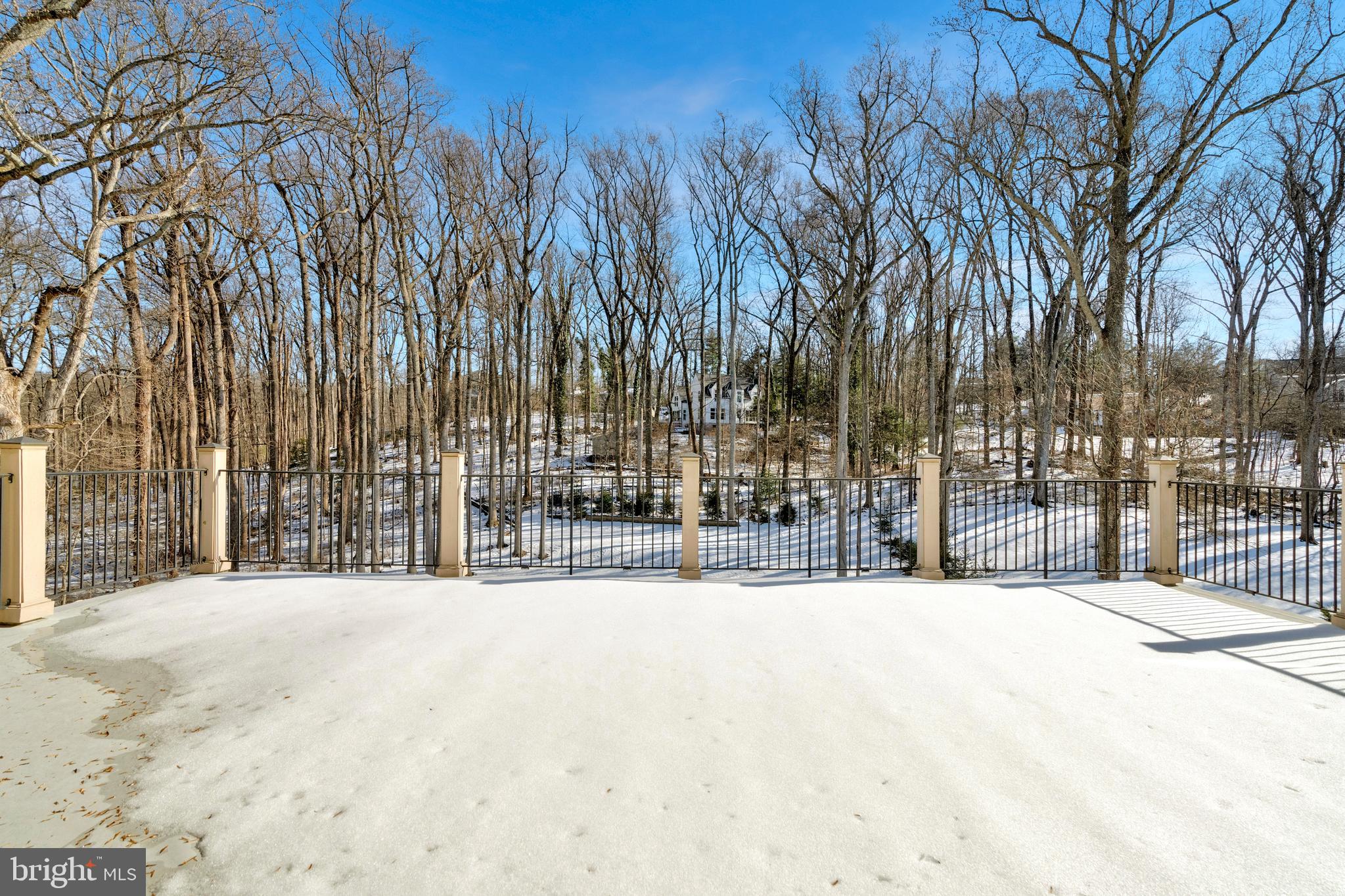 WOODSIDE ESTATES - Residential Lease