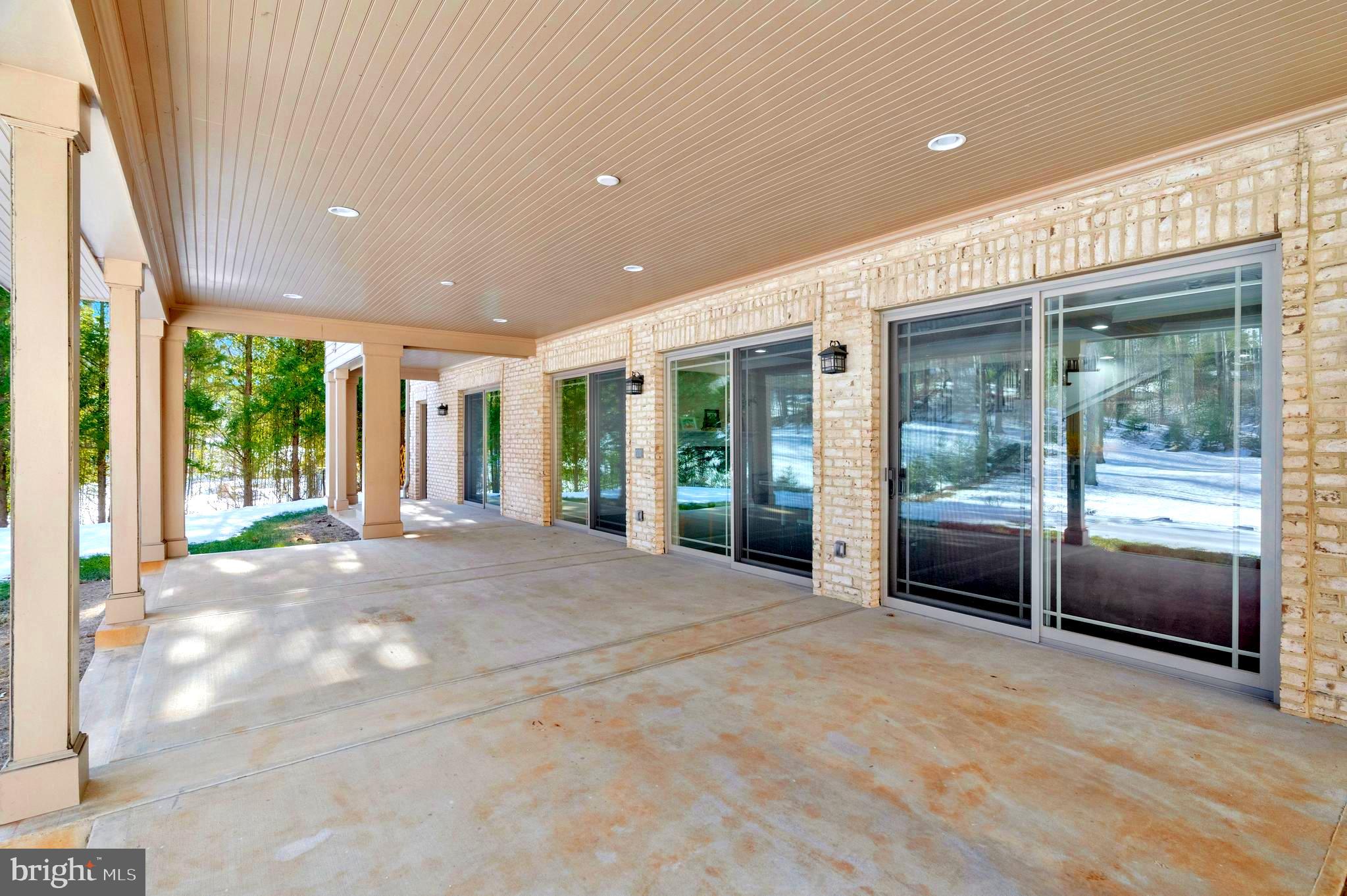 WOODSIDE ESTATES - Residential Lease