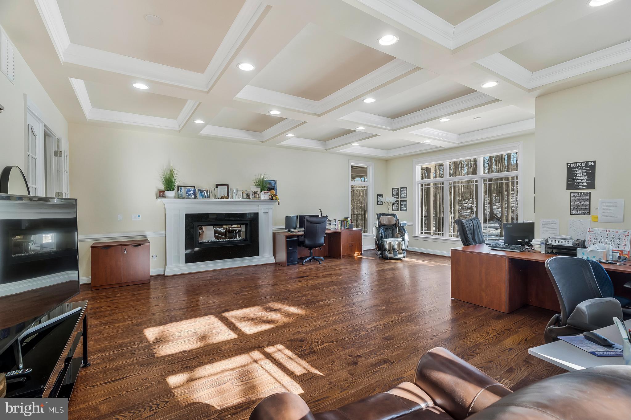 WOODSIDE ESTATES - Residential Lease