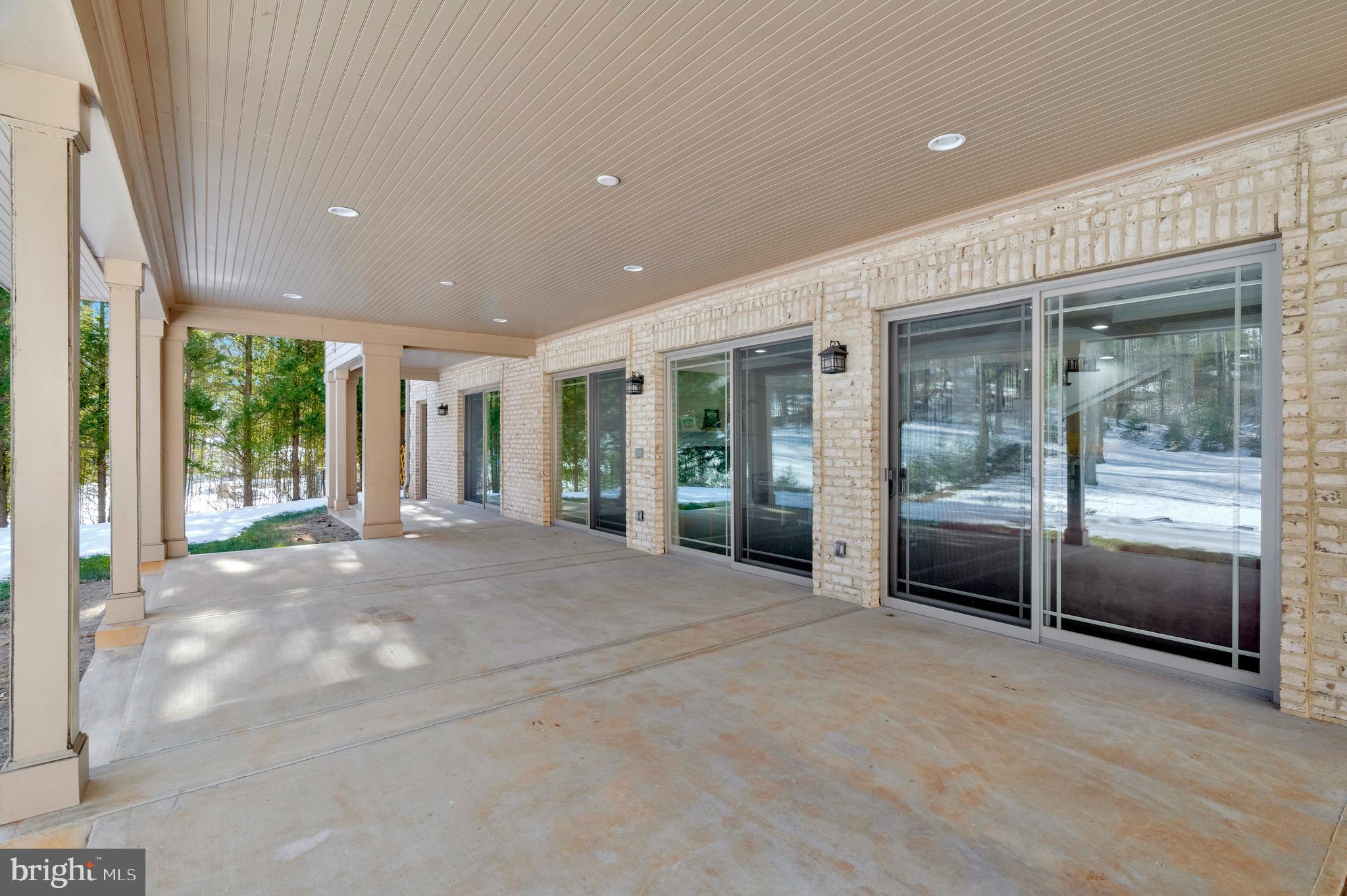 WOODSIDE ESTATES - Residential Lease