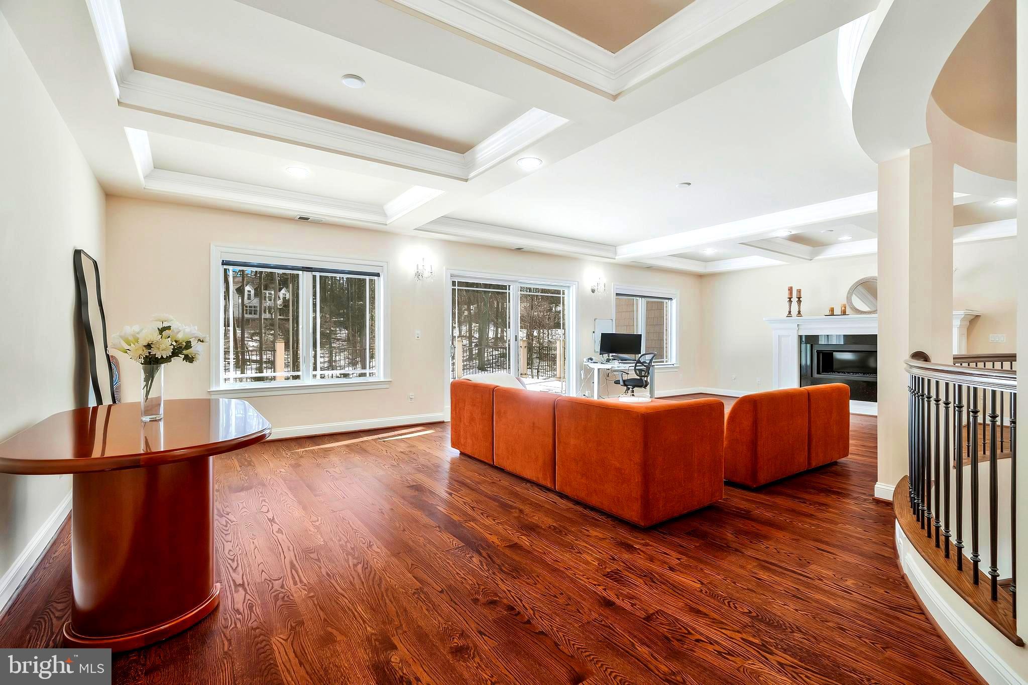 WOODSIDE ESTATES - Residential Lease