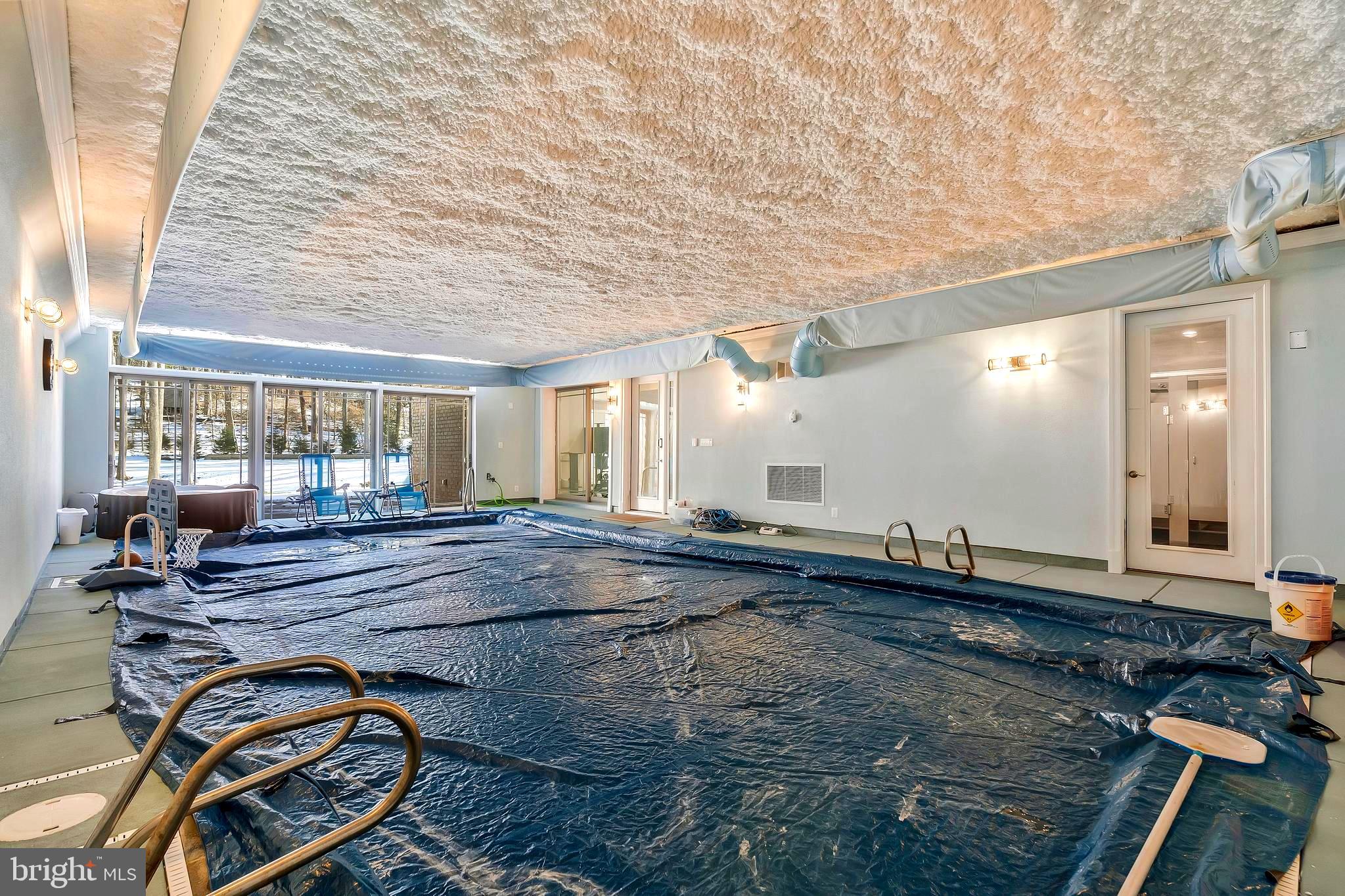 WOODSIDE ESTATES - Residential Lease