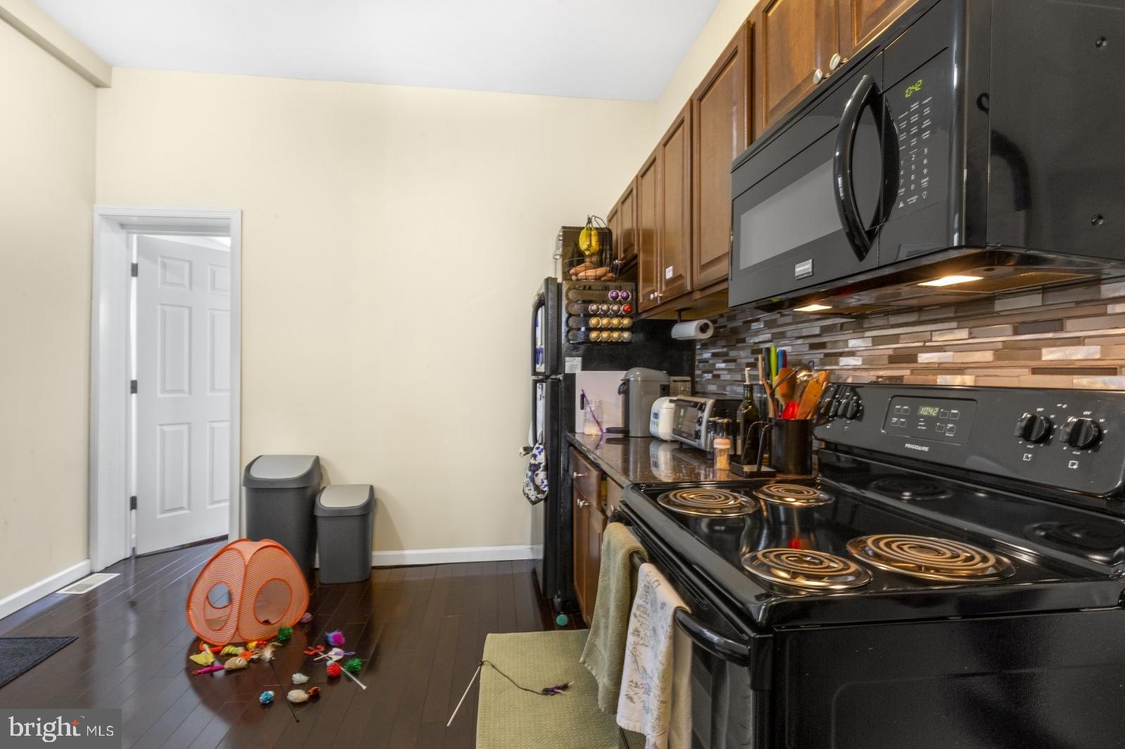 POINT BREEZE - Residential Lease