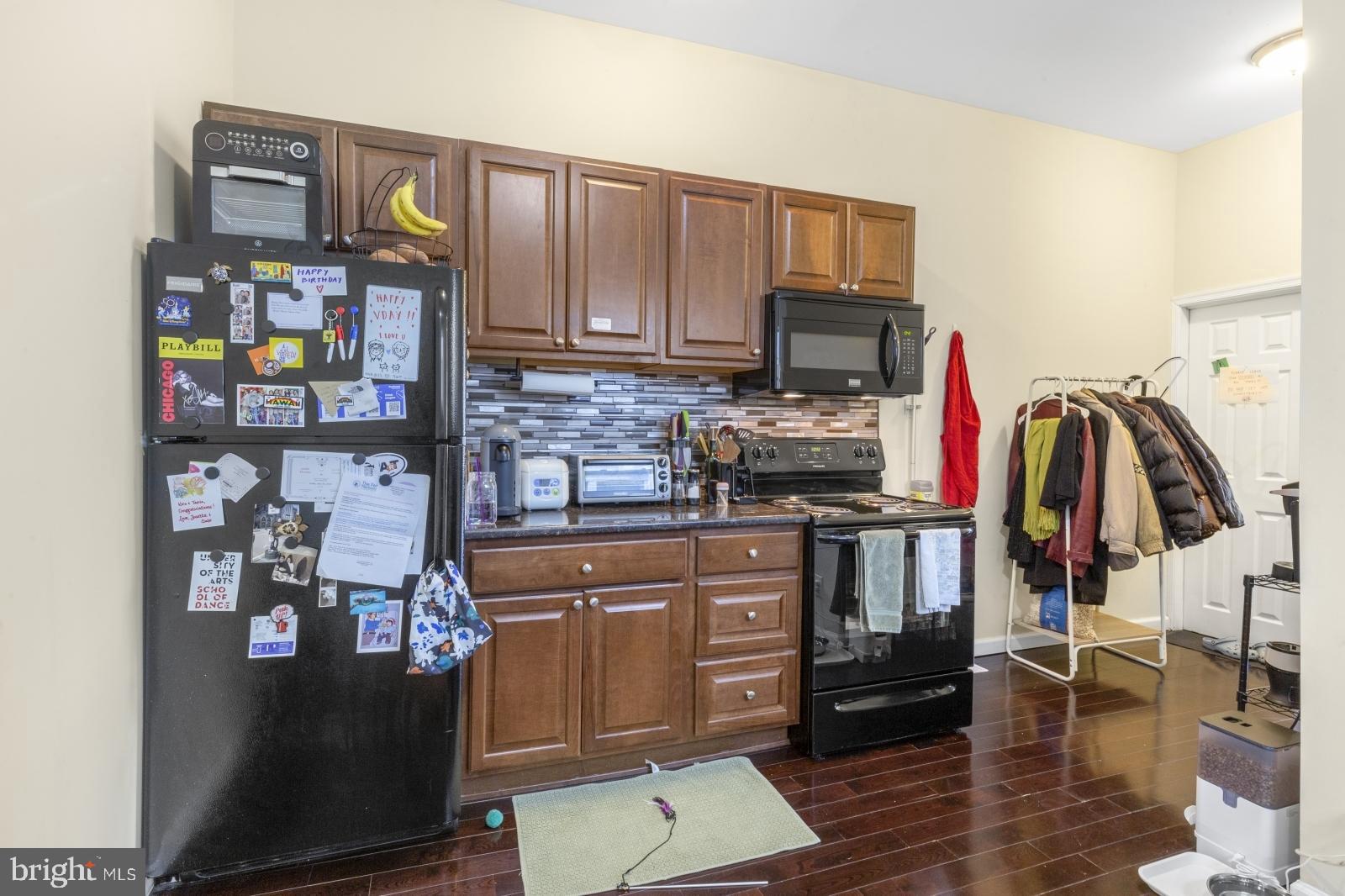 POINT BREEZE - Residential Lease