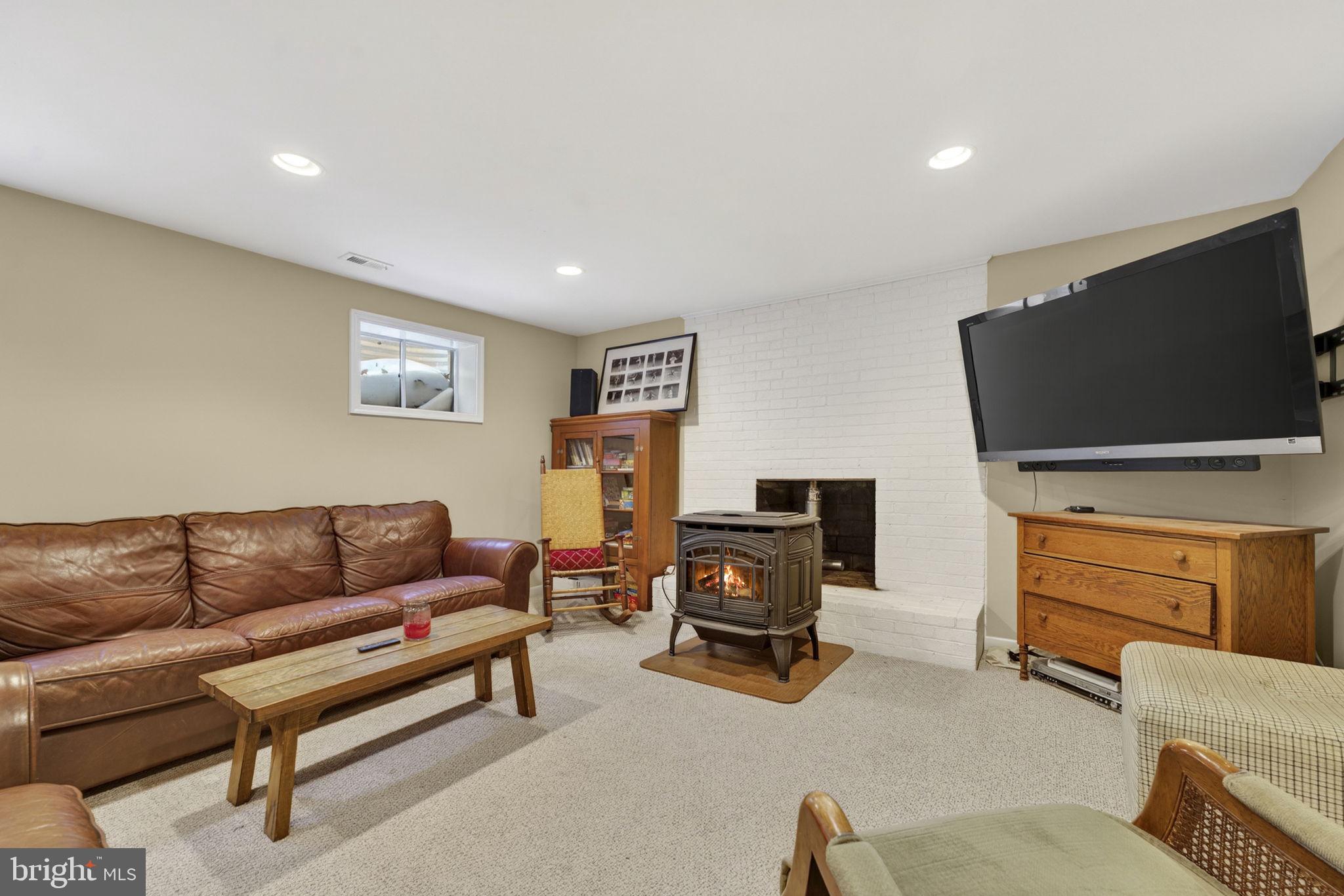 HAMILTON ACRES - Residential