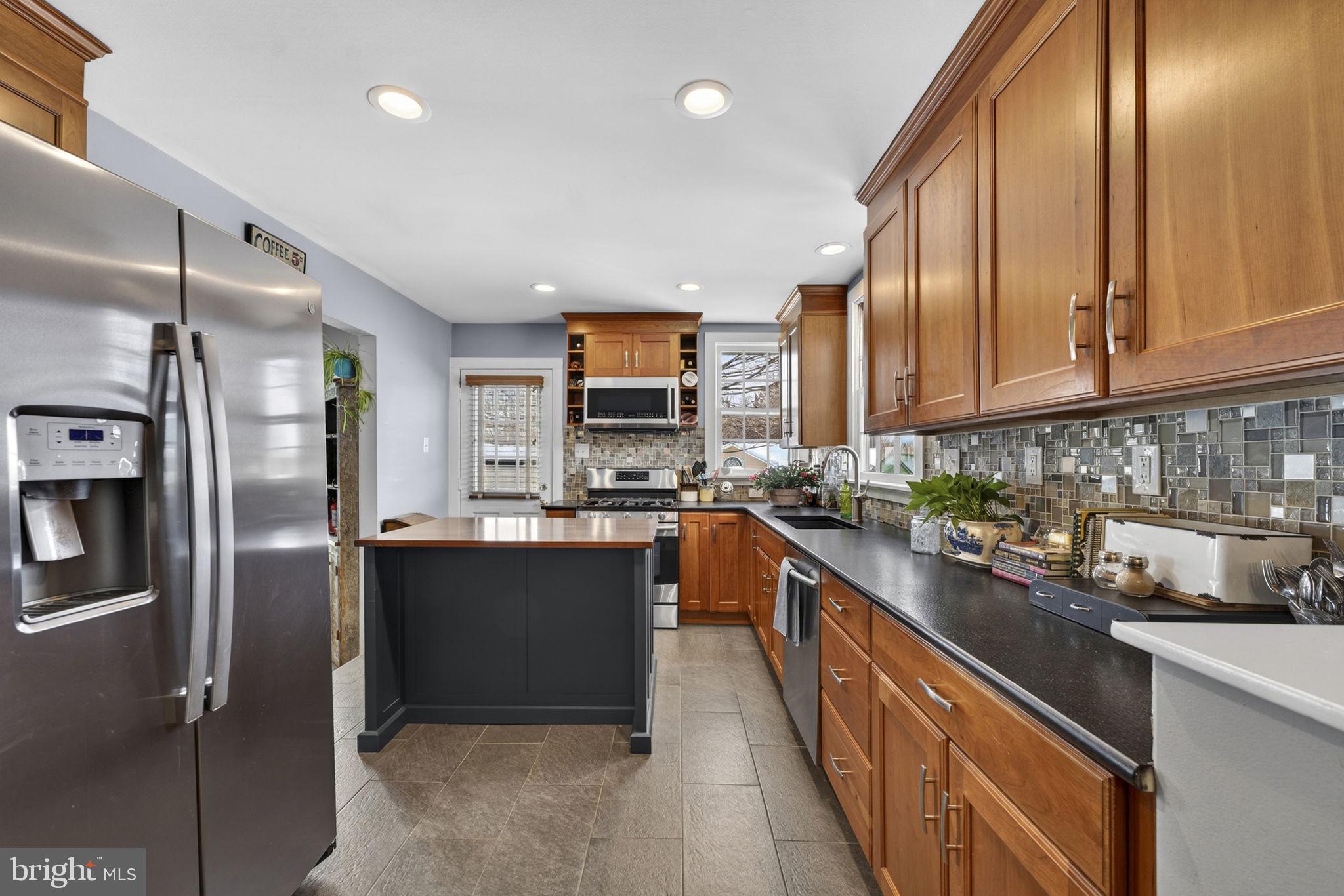 HAMILTON ACRES - Residential