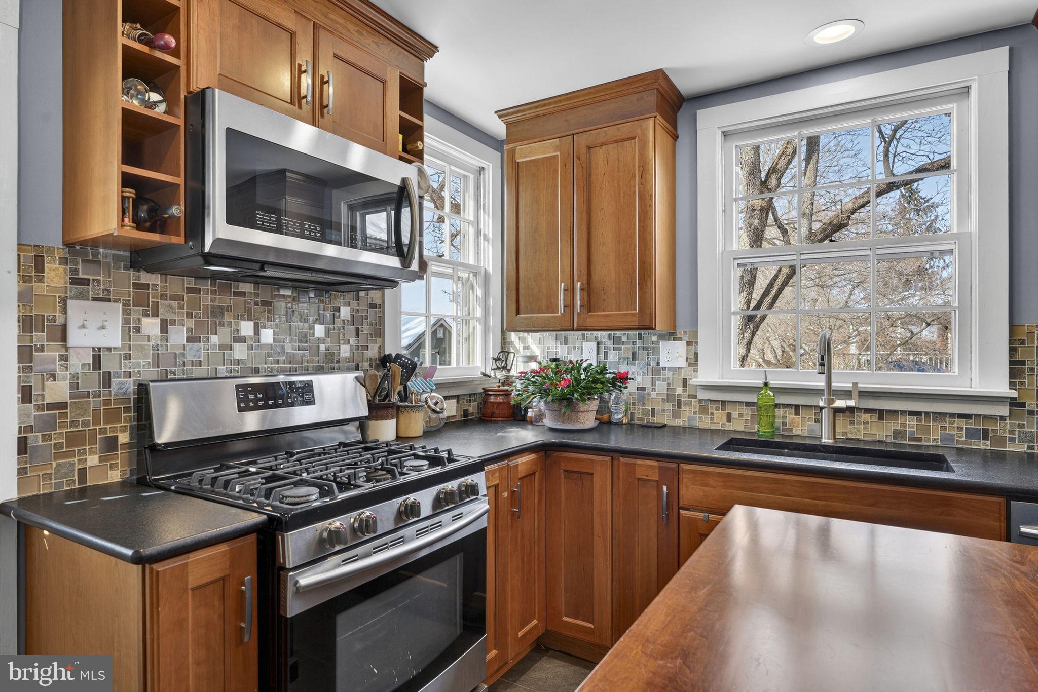 HAMILTON ACRES - Residential