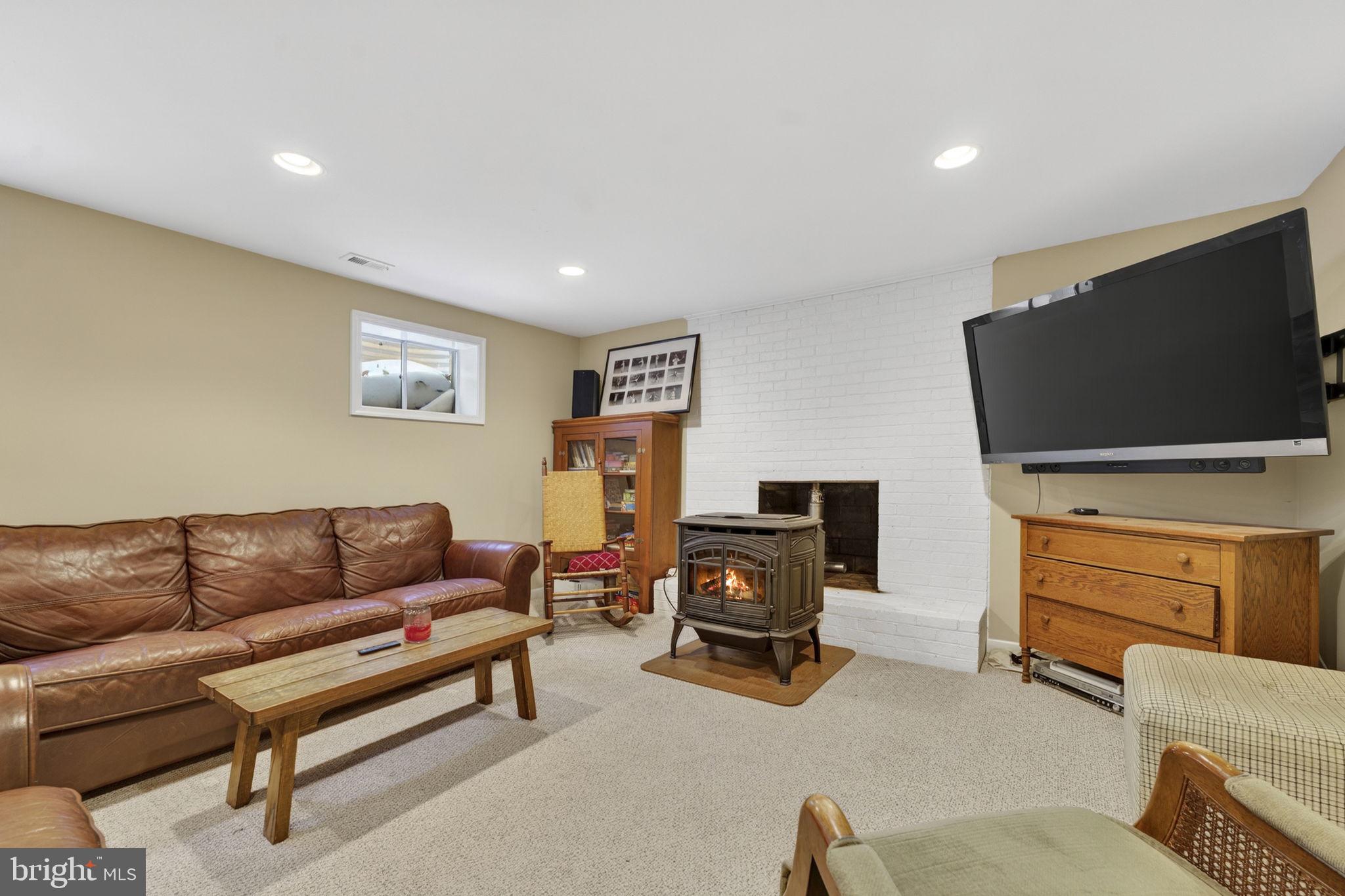 HAMILTON ACRES - Residential