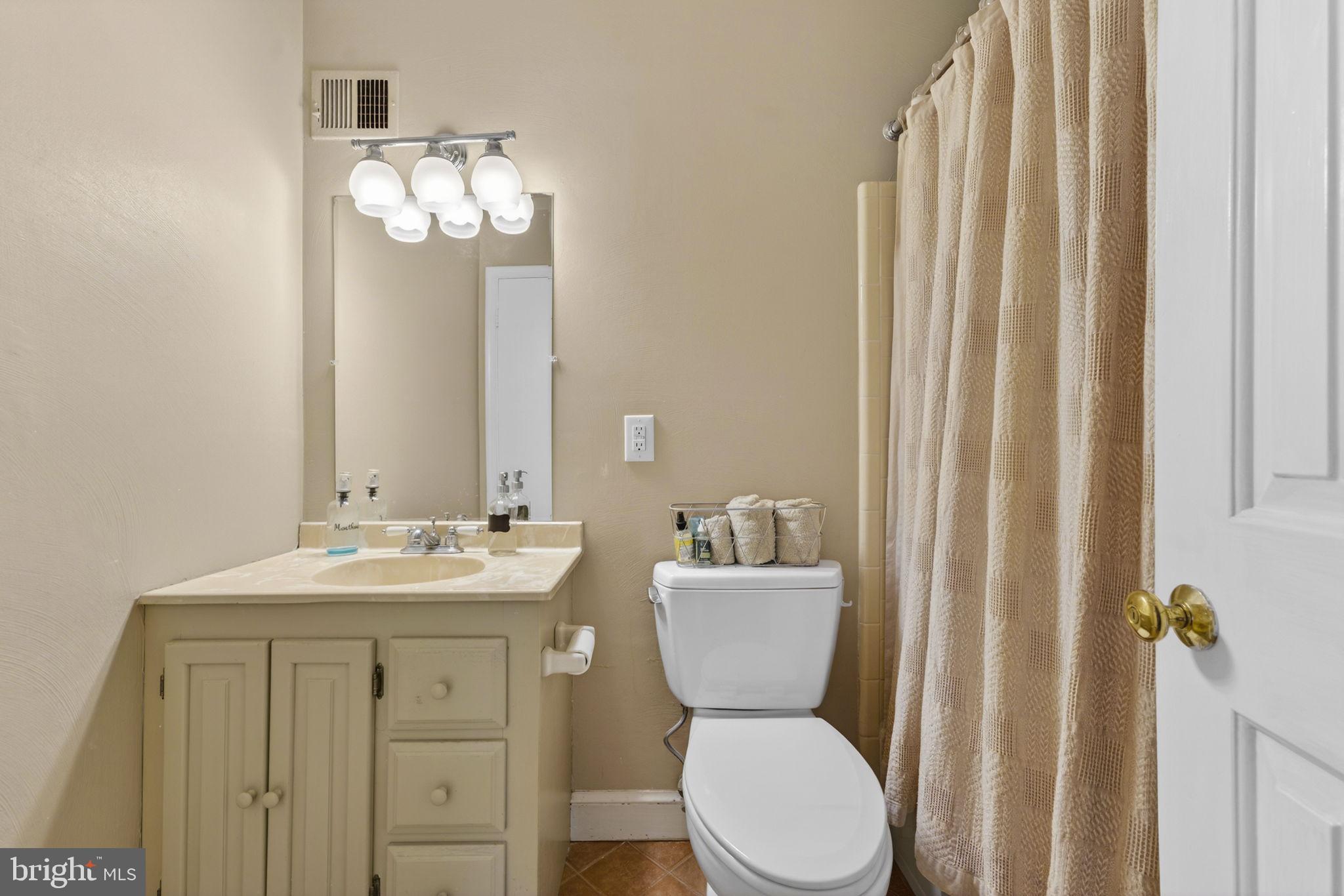 HAMILTON ACRES - Residential