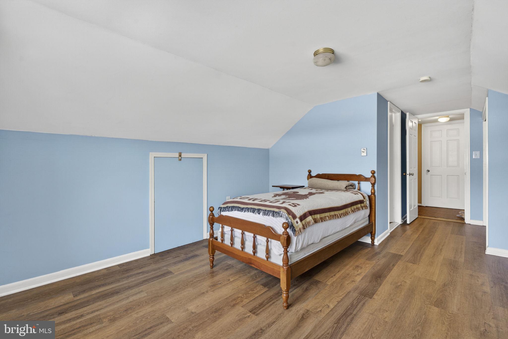 HAMILTON ACRES - Residential