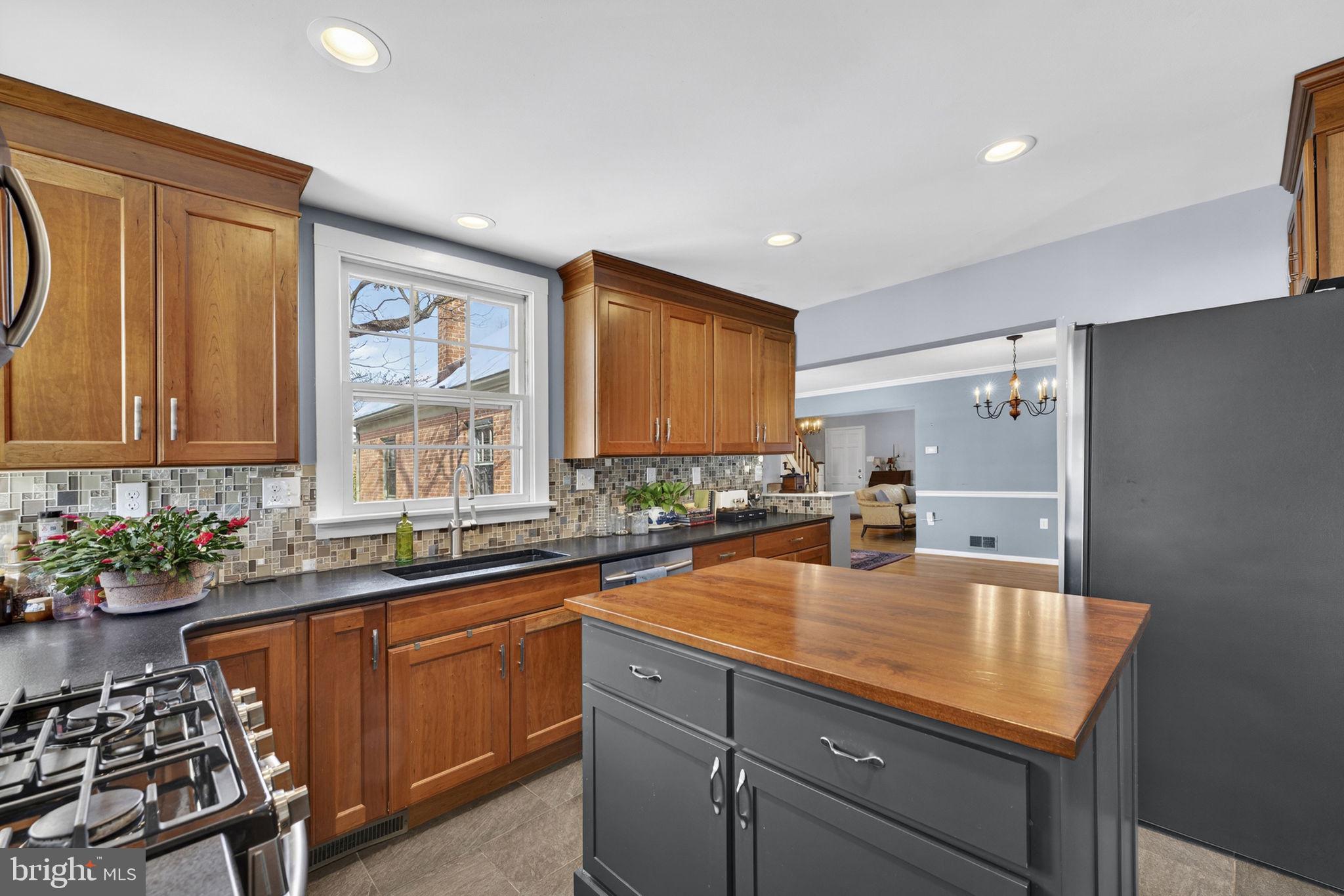 HAMILTON ACRES - Residential