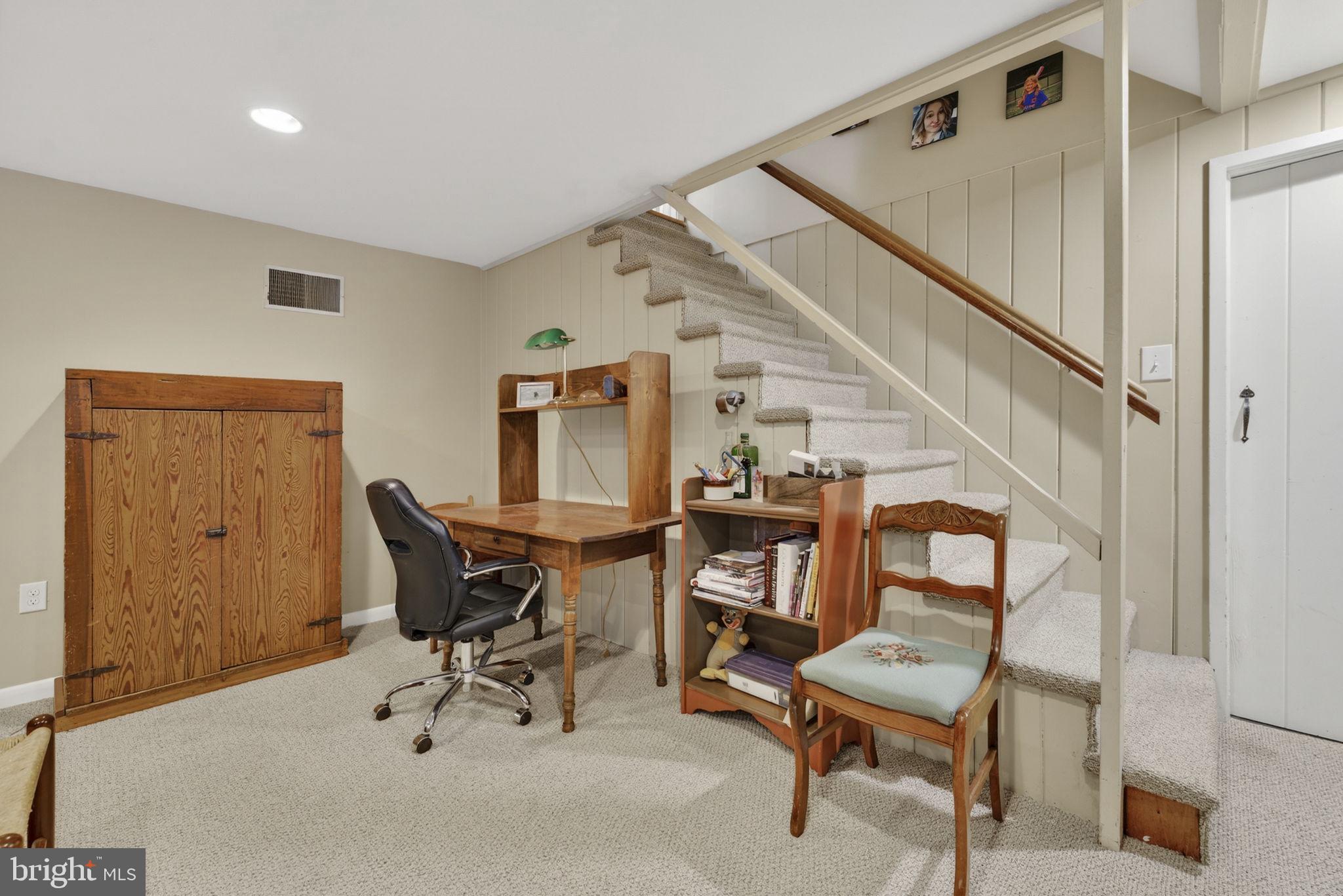 HAMILTON ACRES - Residential