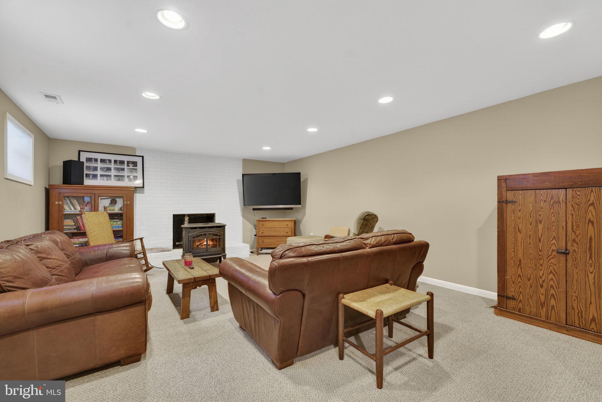 HAMILTON ACRES - Residential