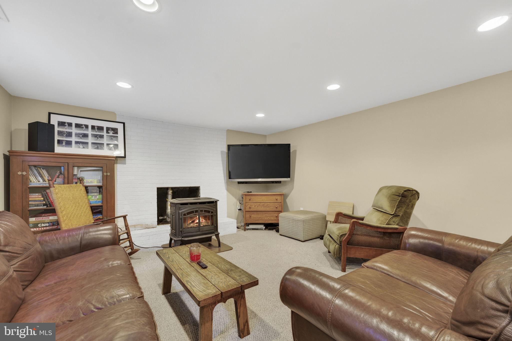 HAMILTON ACRES - Residential