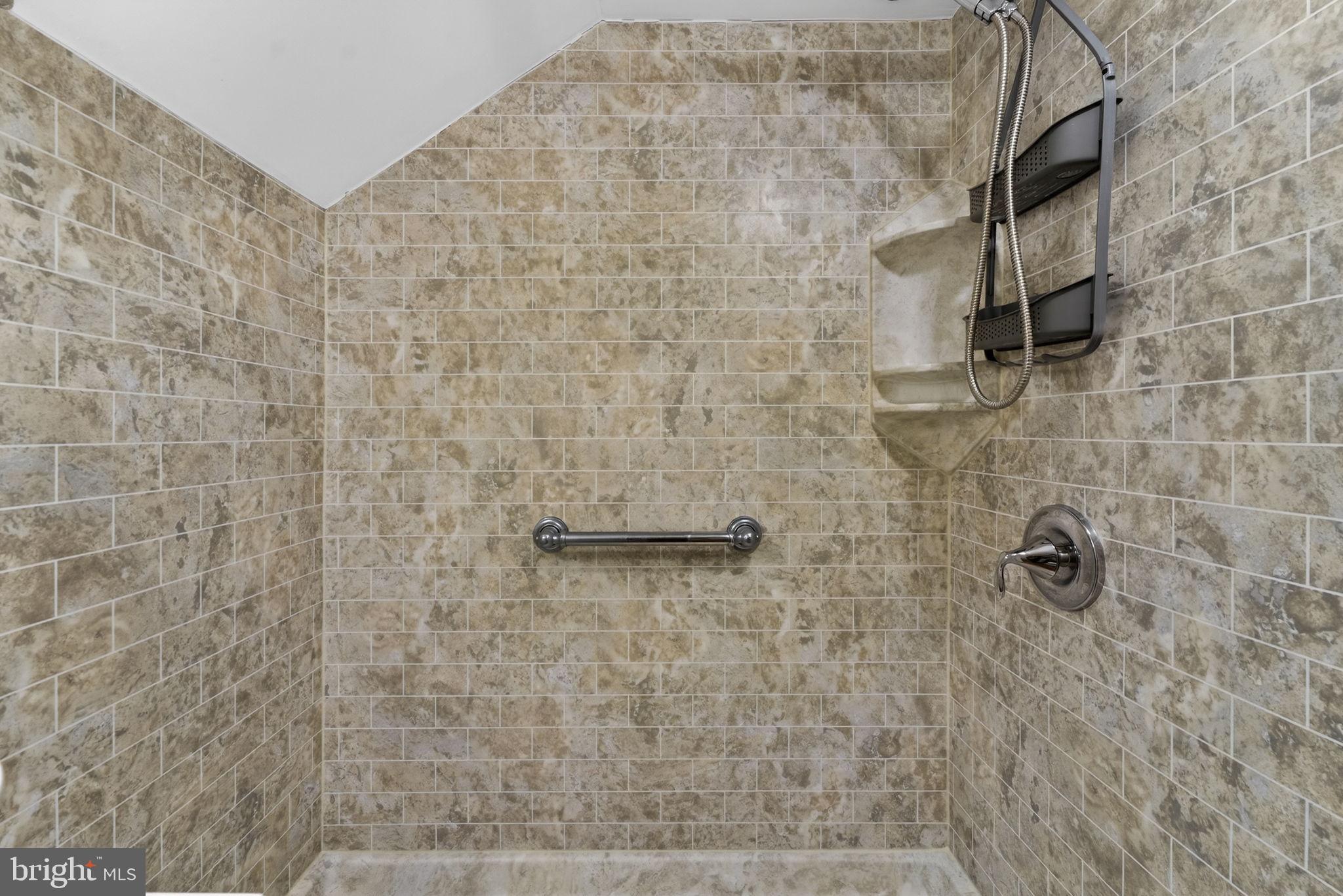 HAMILTON ACRES - Residential