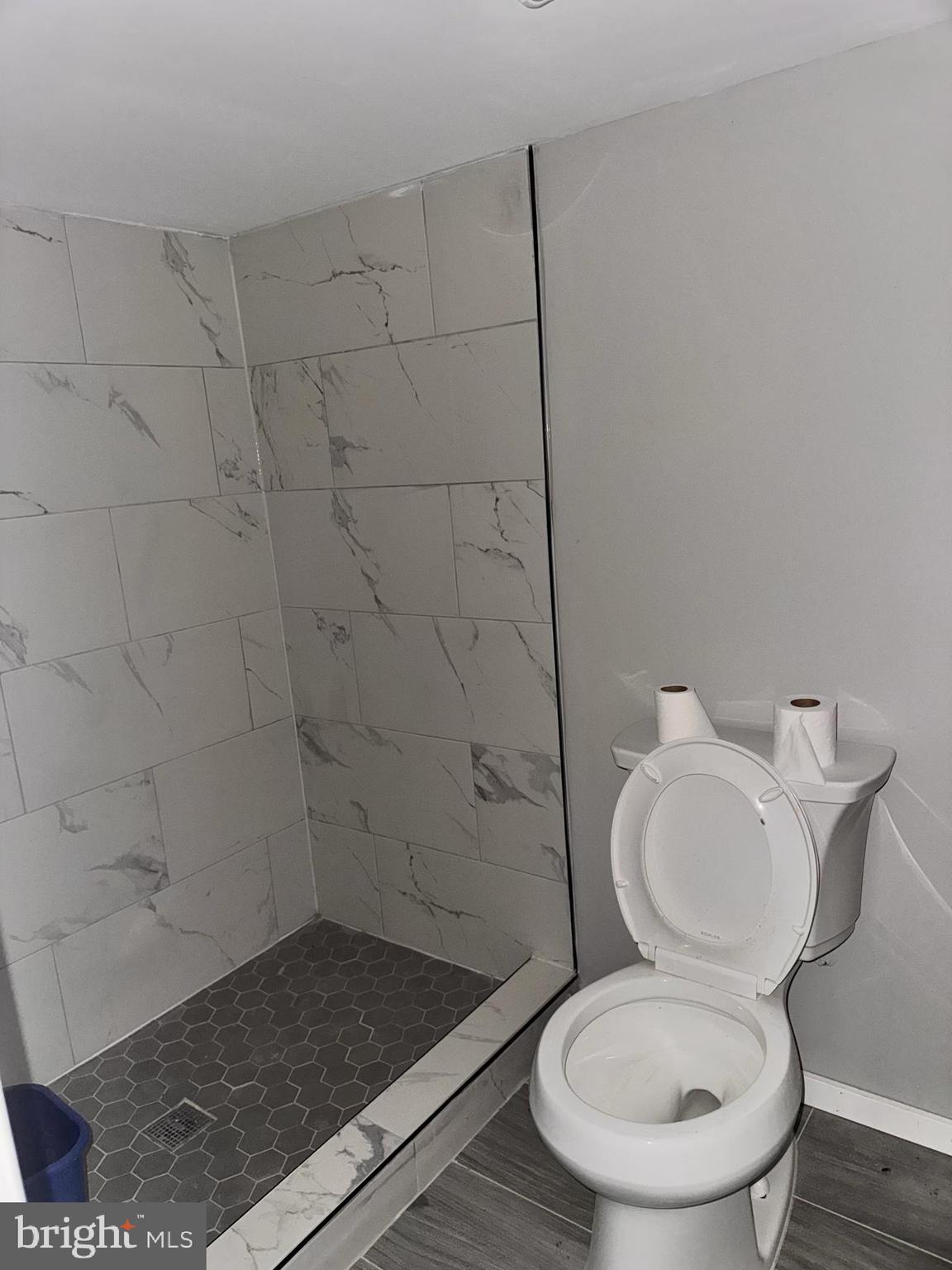 PERRY POINT - Residential Lease