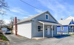 PERRY POINT - Residential Lease