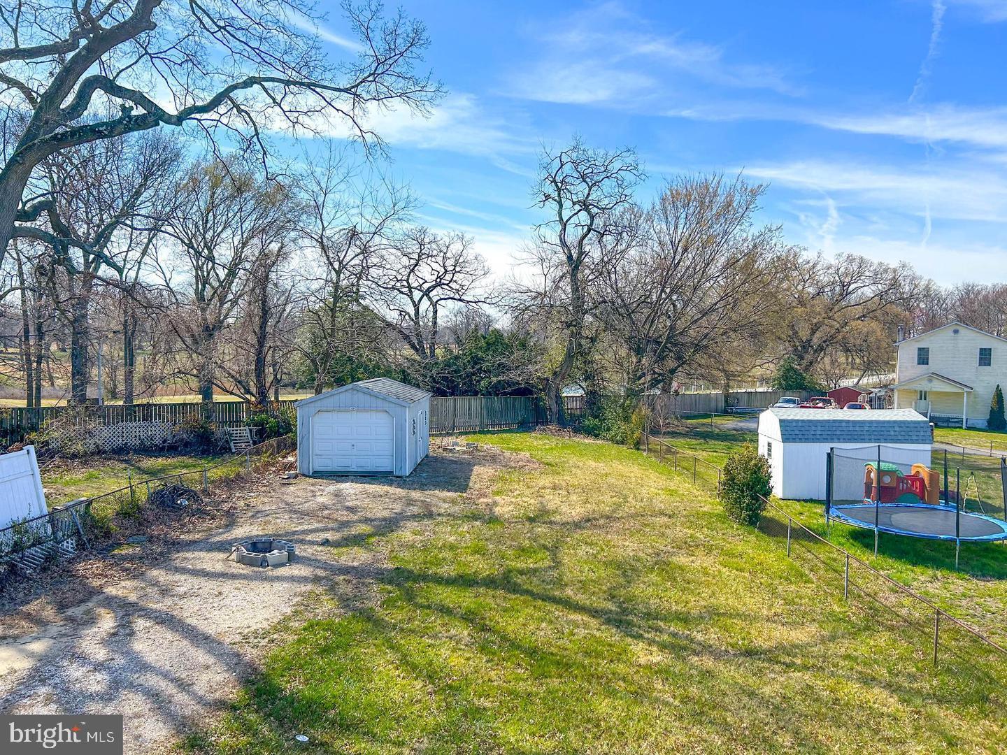 PERRY POINT - Residential Lease