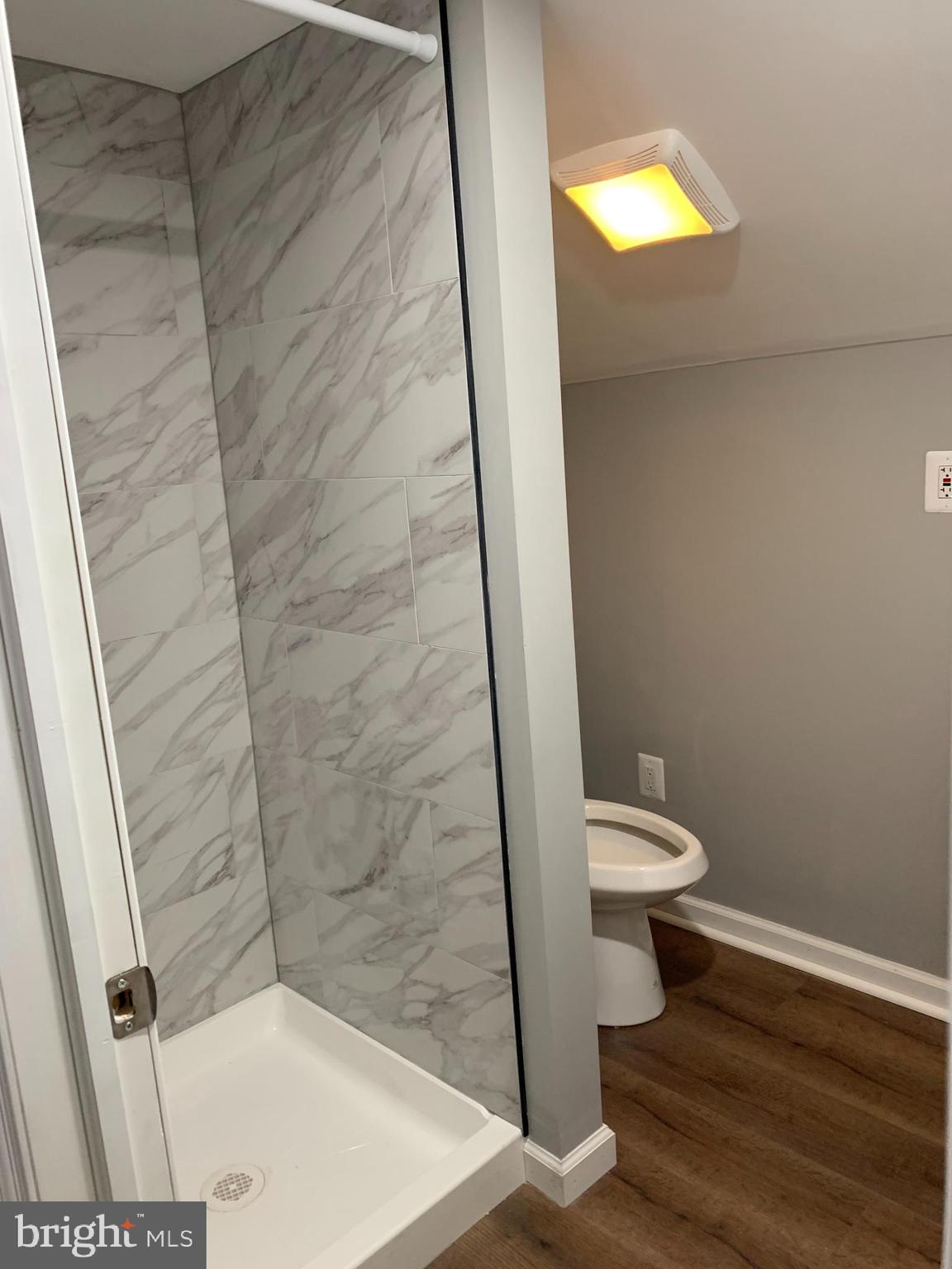 PERRY POINT - Residential Lease