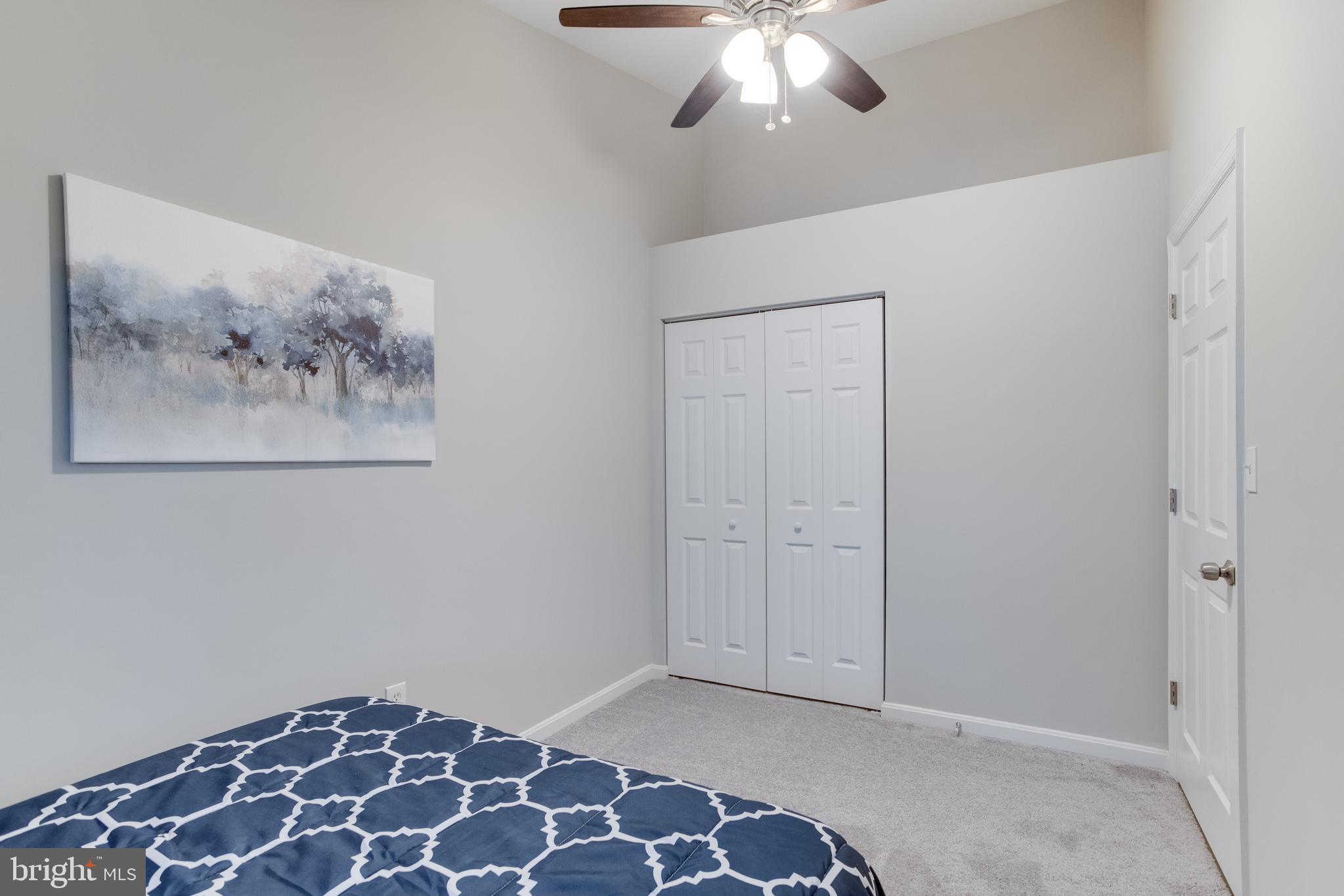 CROMWELL FOUNTAIN - Residential