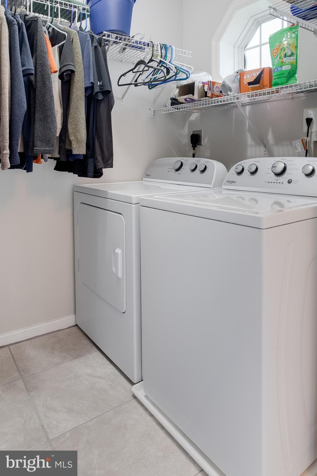 CROMWELL FOUNTAIN - Residential