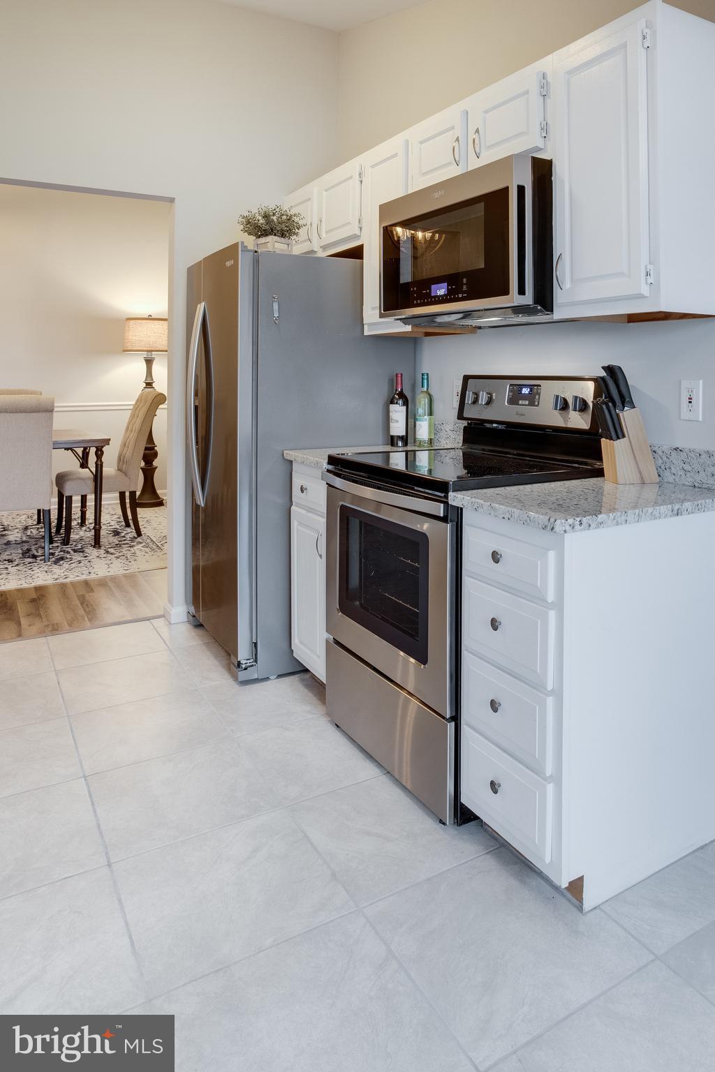 CROMWELL FOUNTAIN - Residential