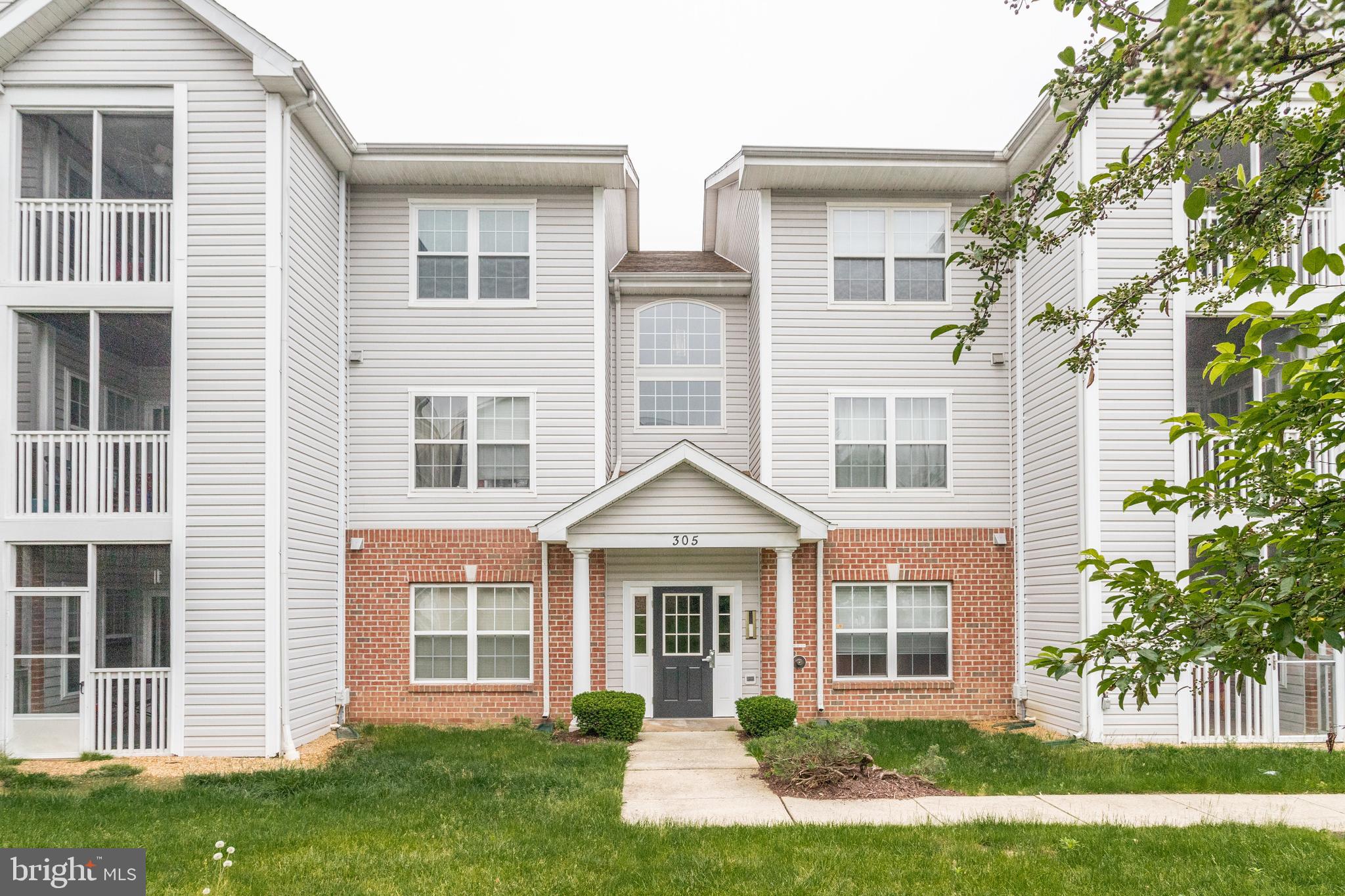 CROMWELL FOUNTAIN - Residential