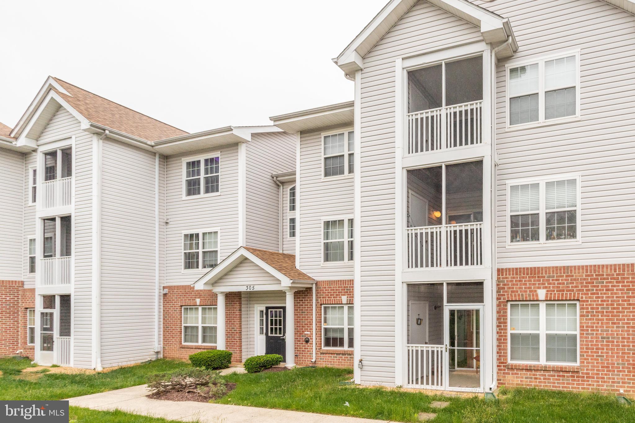 CROMWELL FOUNTAIN - Residential