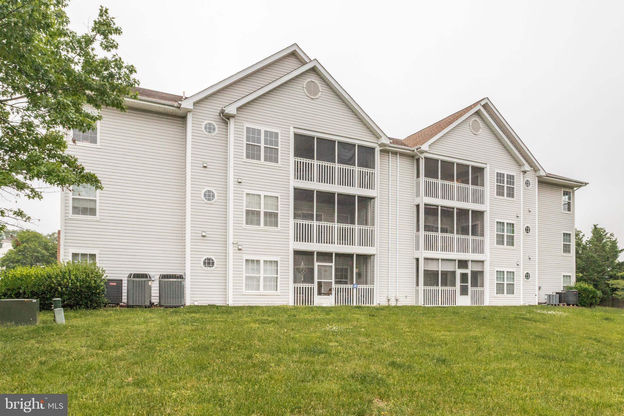 CROMWELL FOUNTAIN - Residential