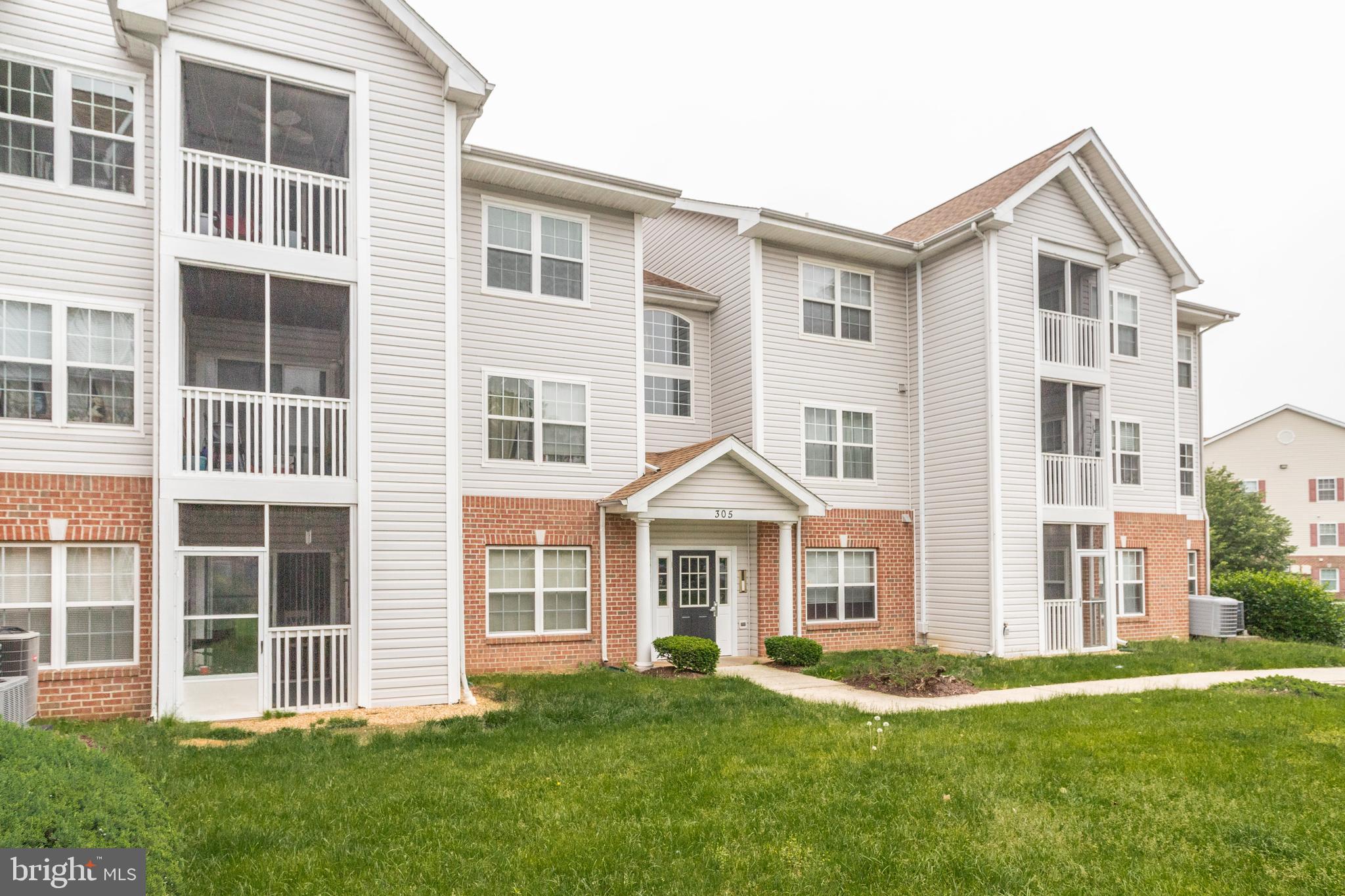 CROMWELL FOUNTAIN - Residential