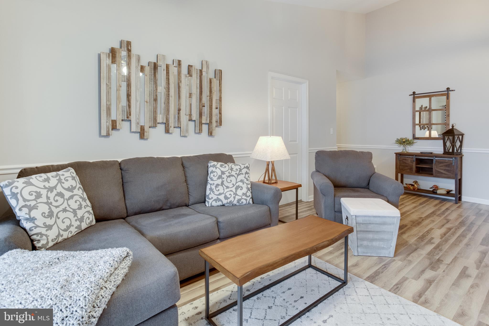 CROMWELL FOUNTAIN - Residential