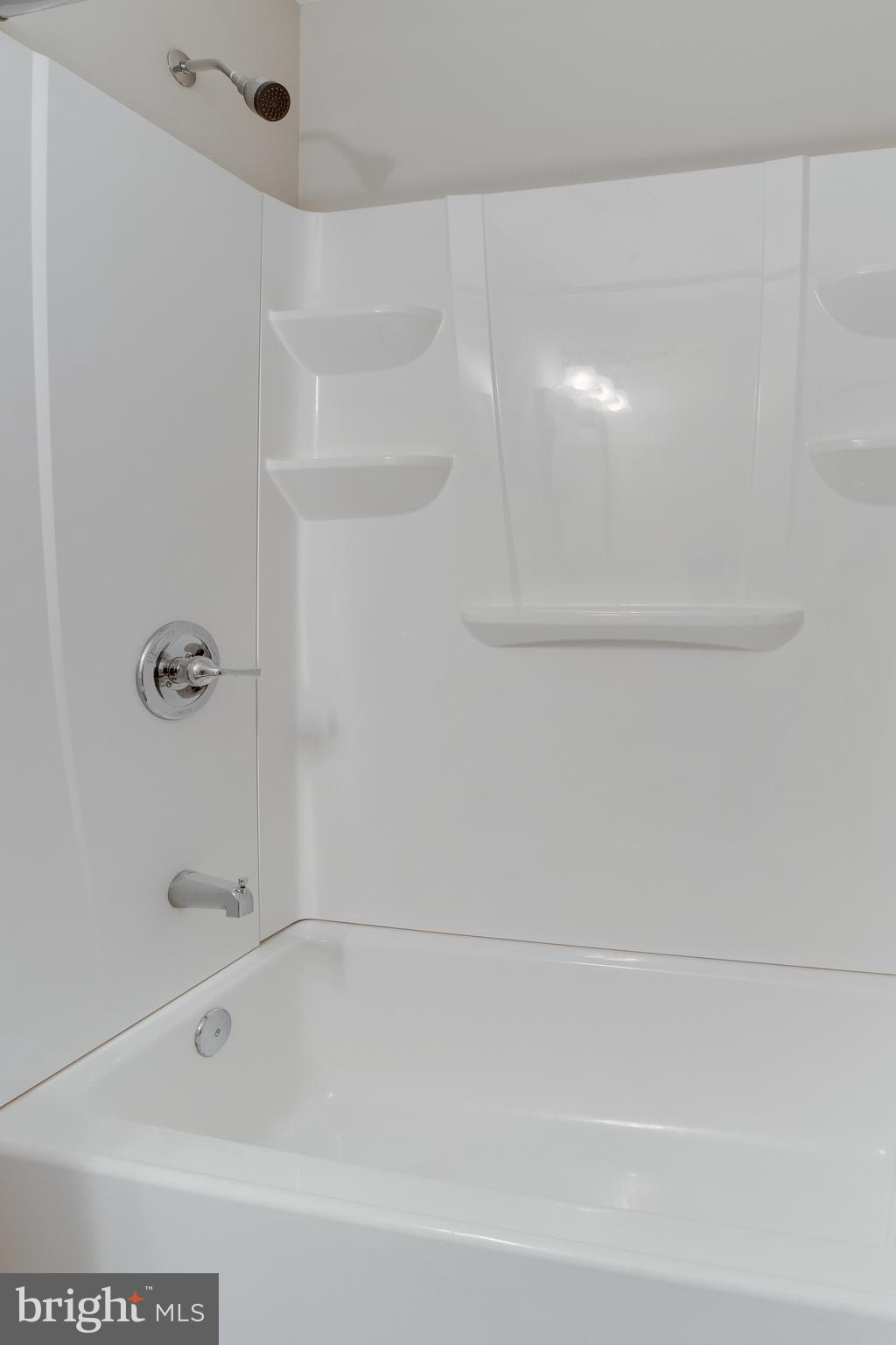 CROMWELL FOUNTAIN - Residential