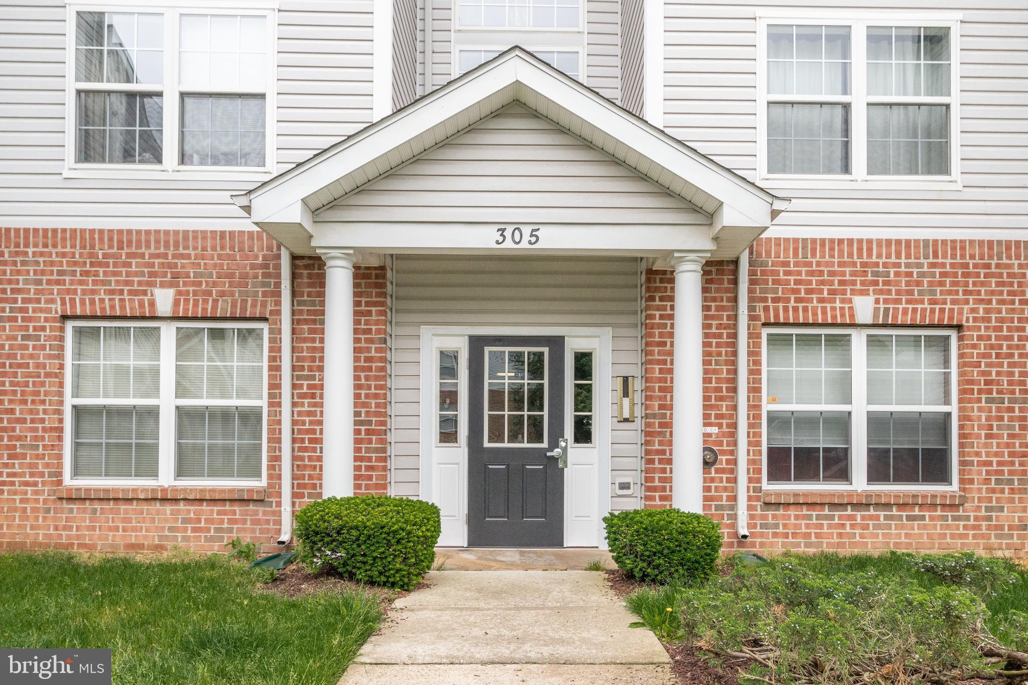 CROMWELL FOUNTAIN - Residential
