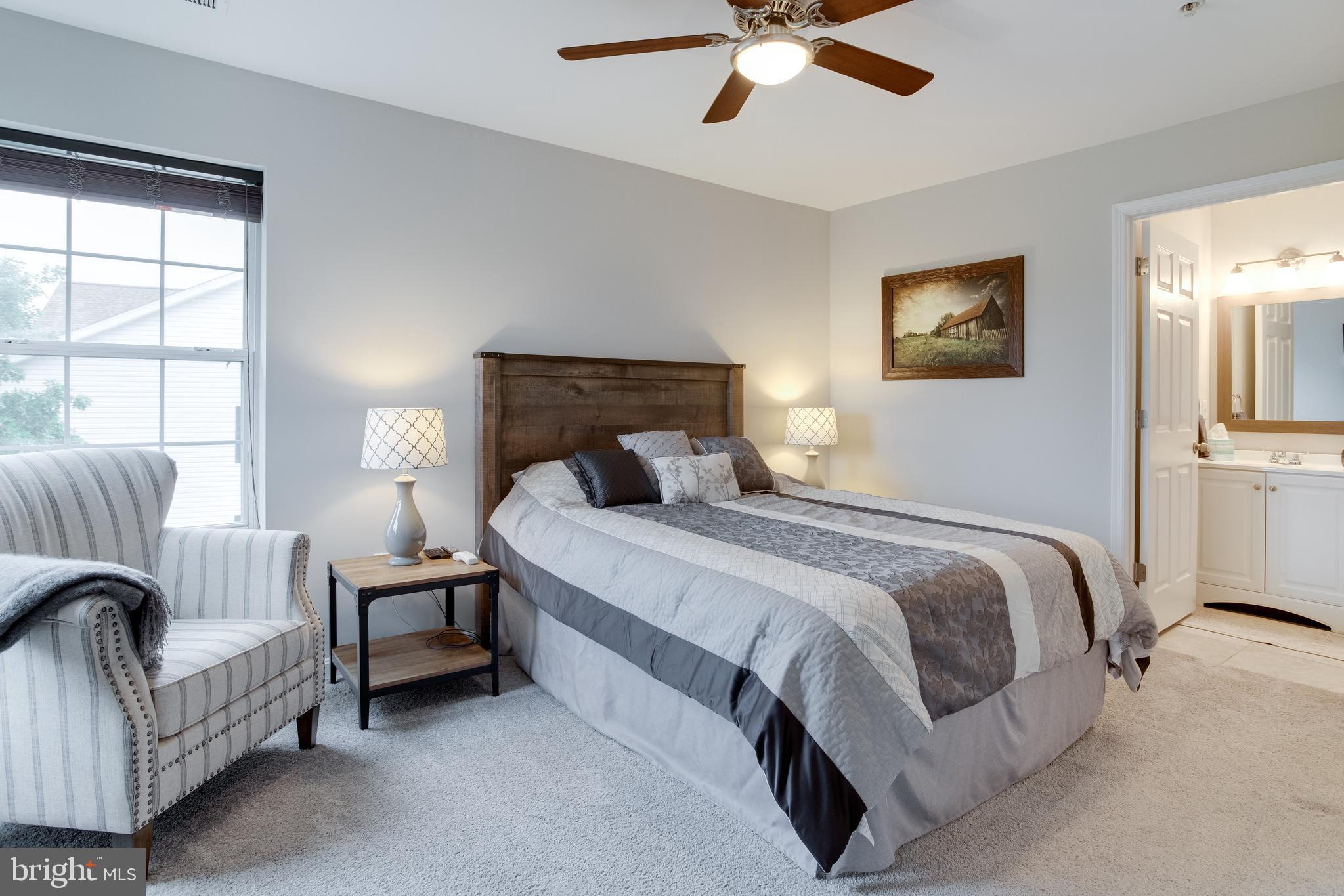 CROMWELL FOUNTAIN - Residential