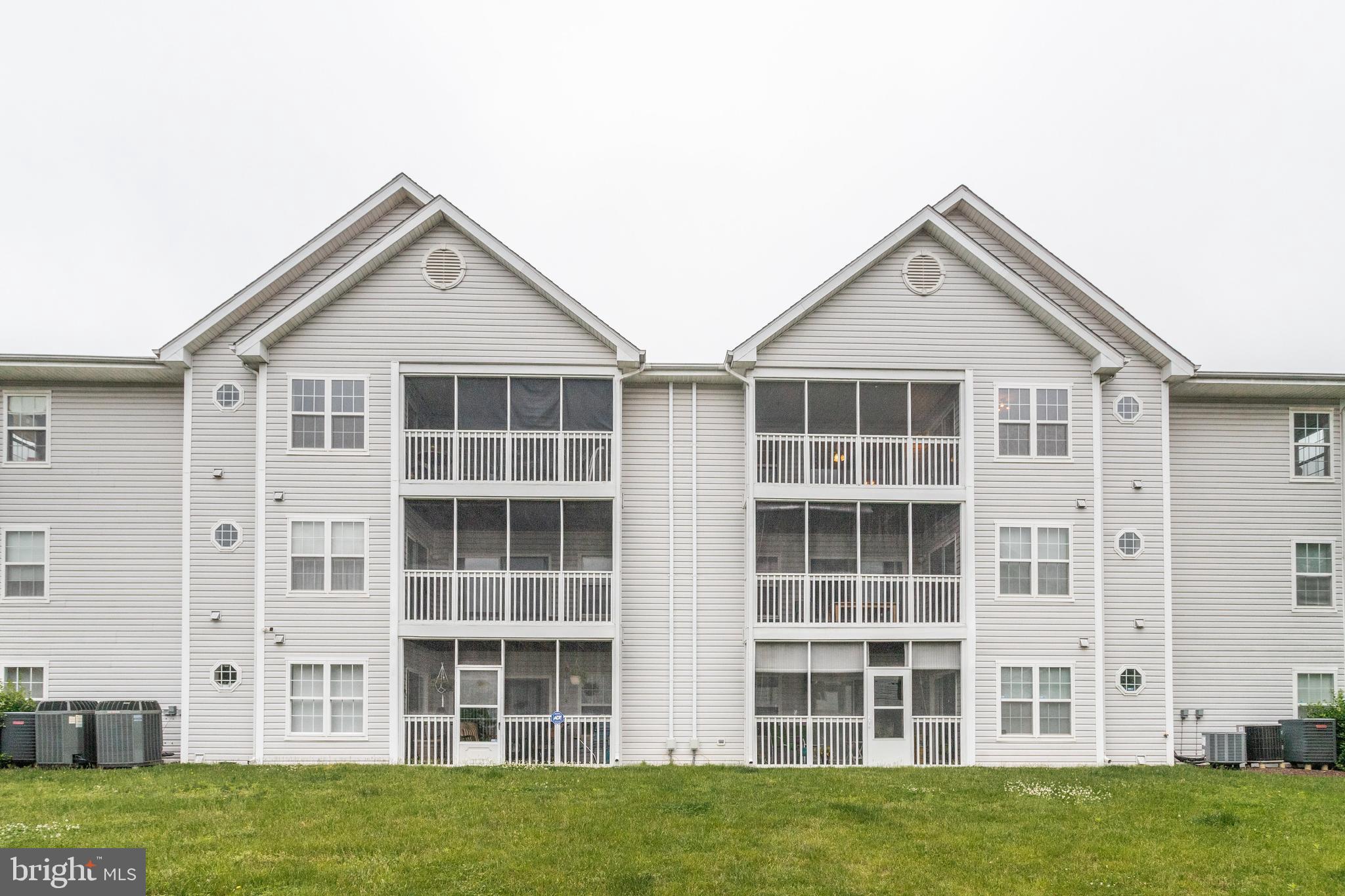 CROMWELL FOUNTAIN - Residential