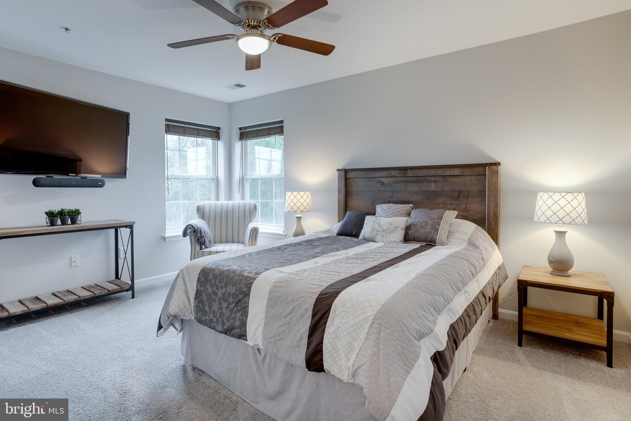 CROMWELL FOUNTAIN - Residential