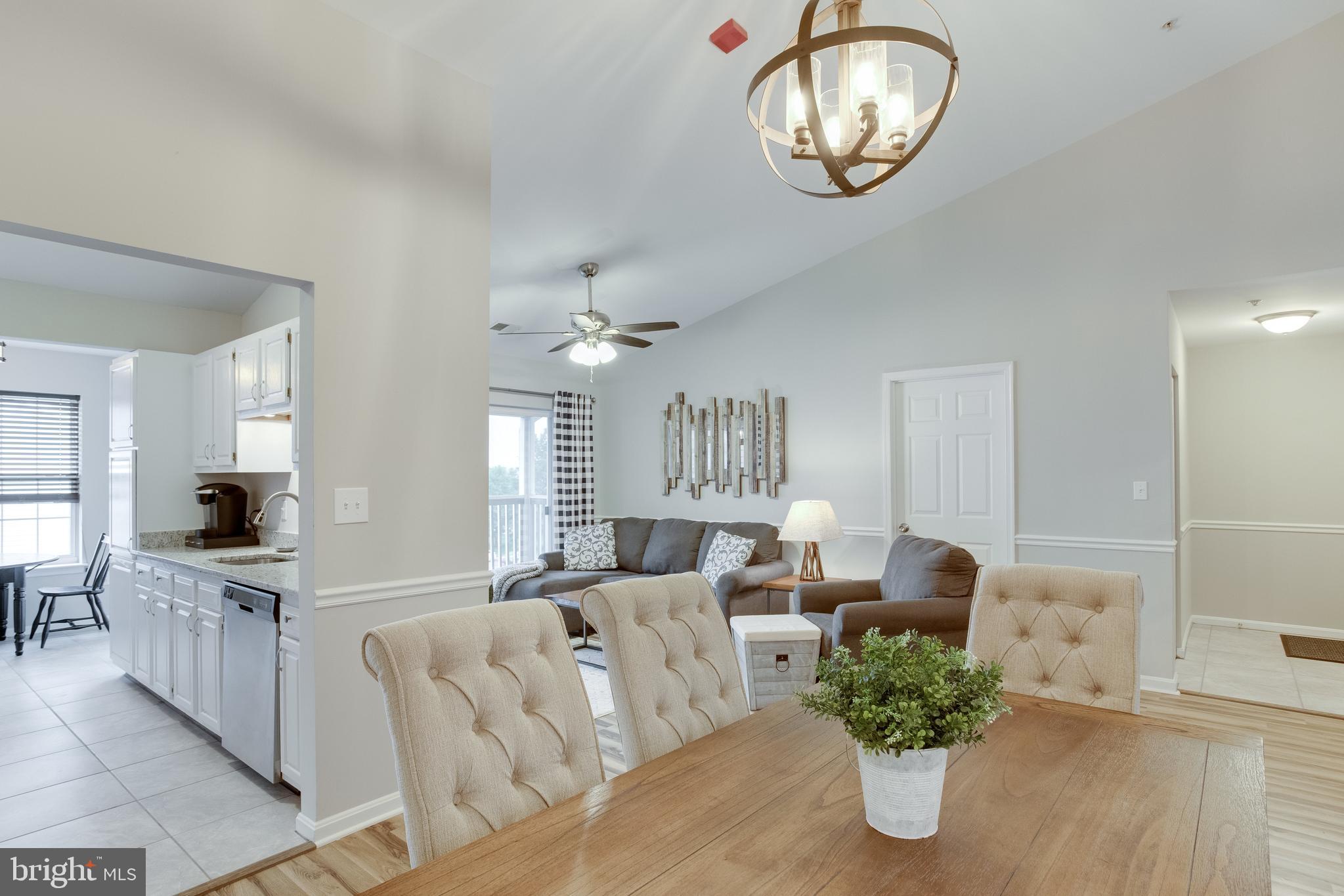 CROMWELL FOUNTAIN - Residential