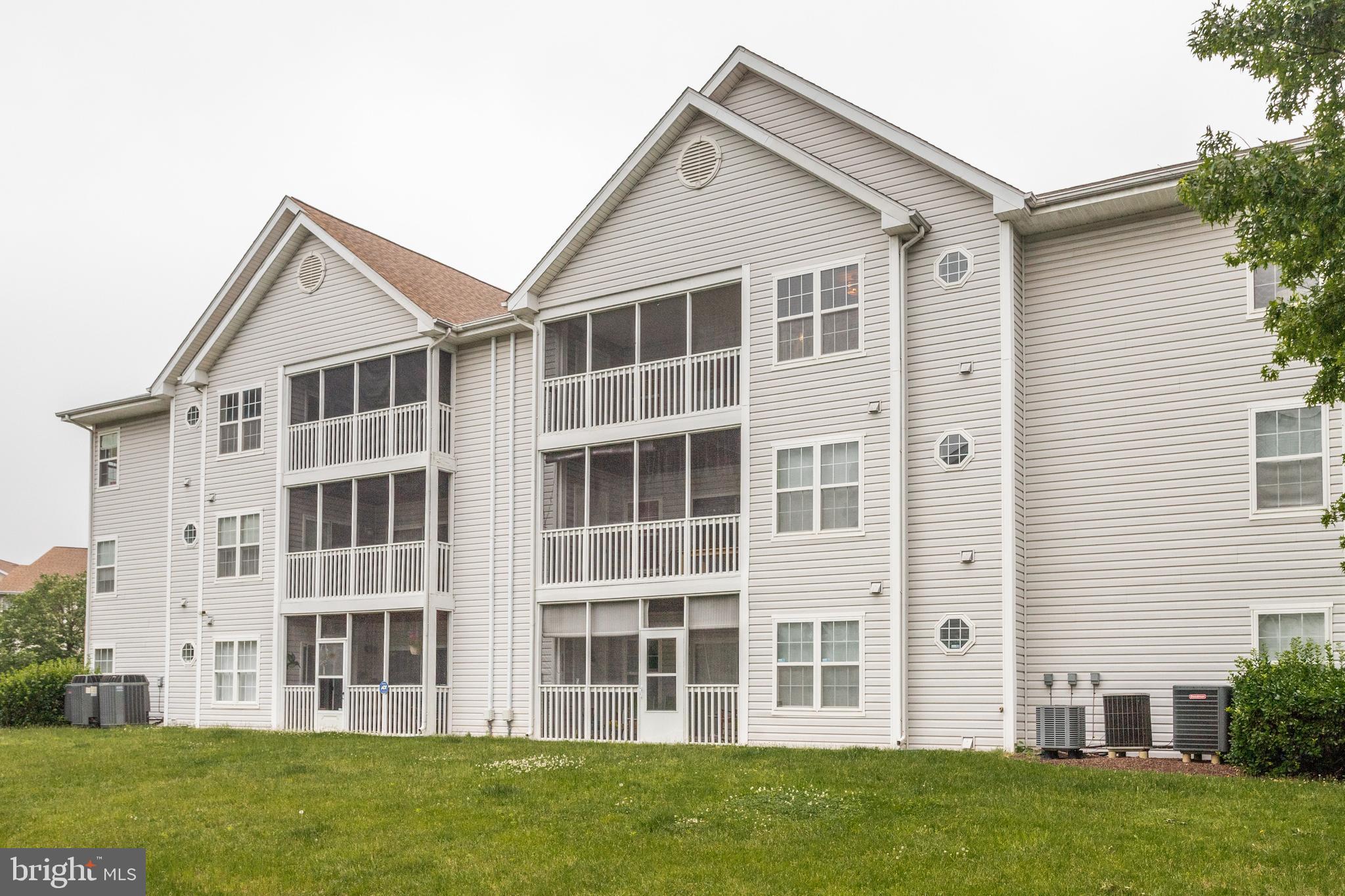 CROMWELL FOUNTAIN - Residential