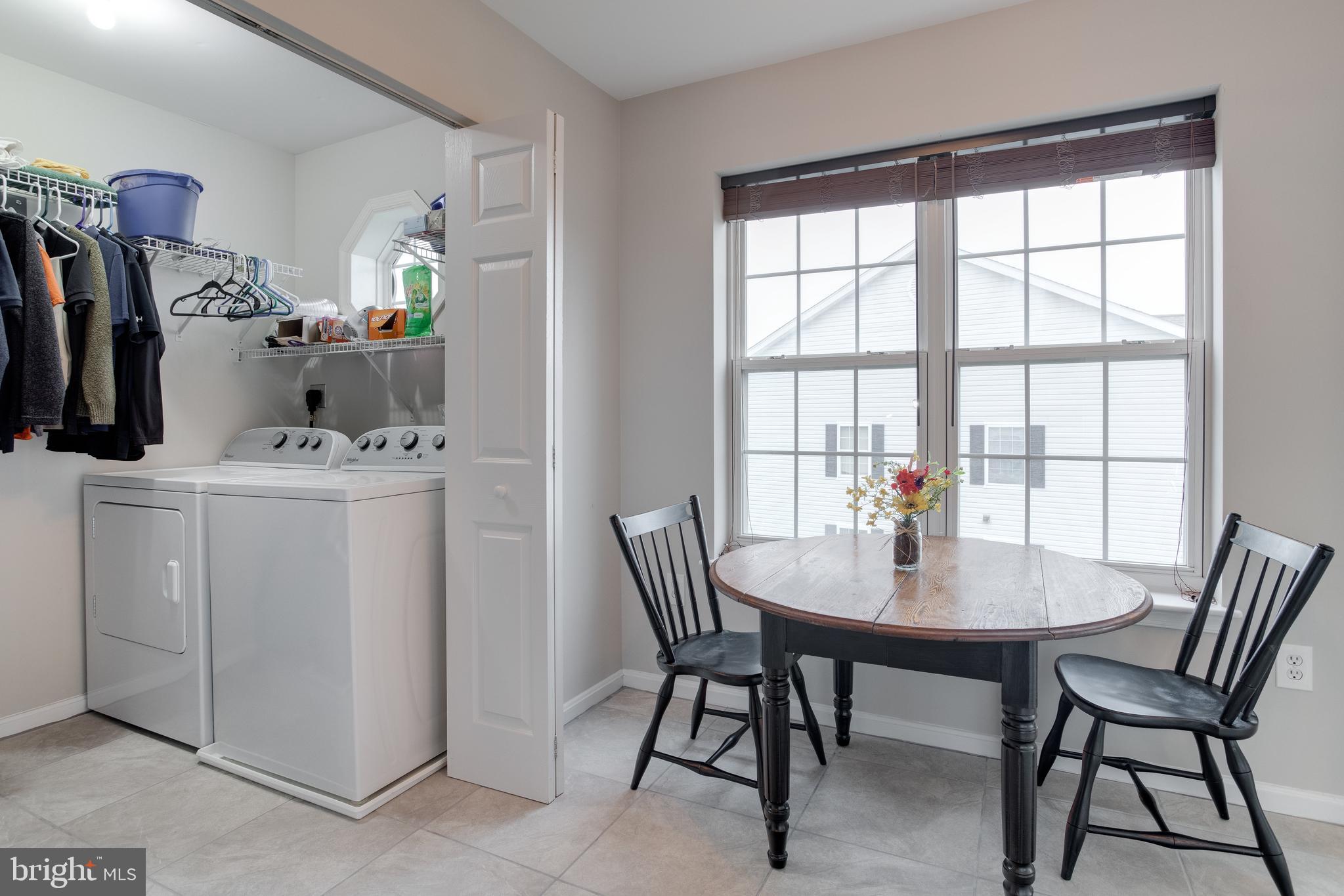 CROMWELL FOUNTAIN - Residential