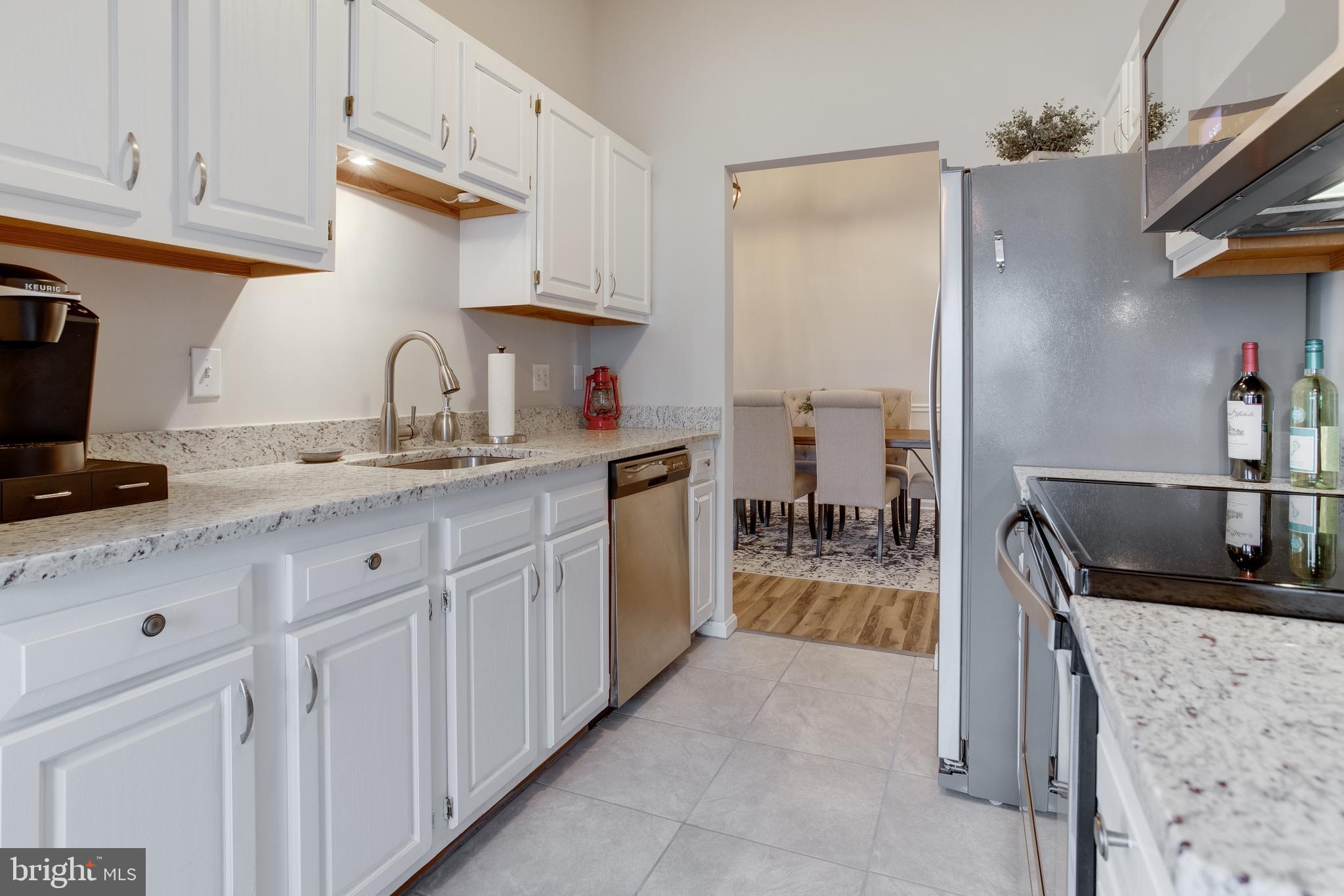 CROMWELL FOUNTAIN - Residential