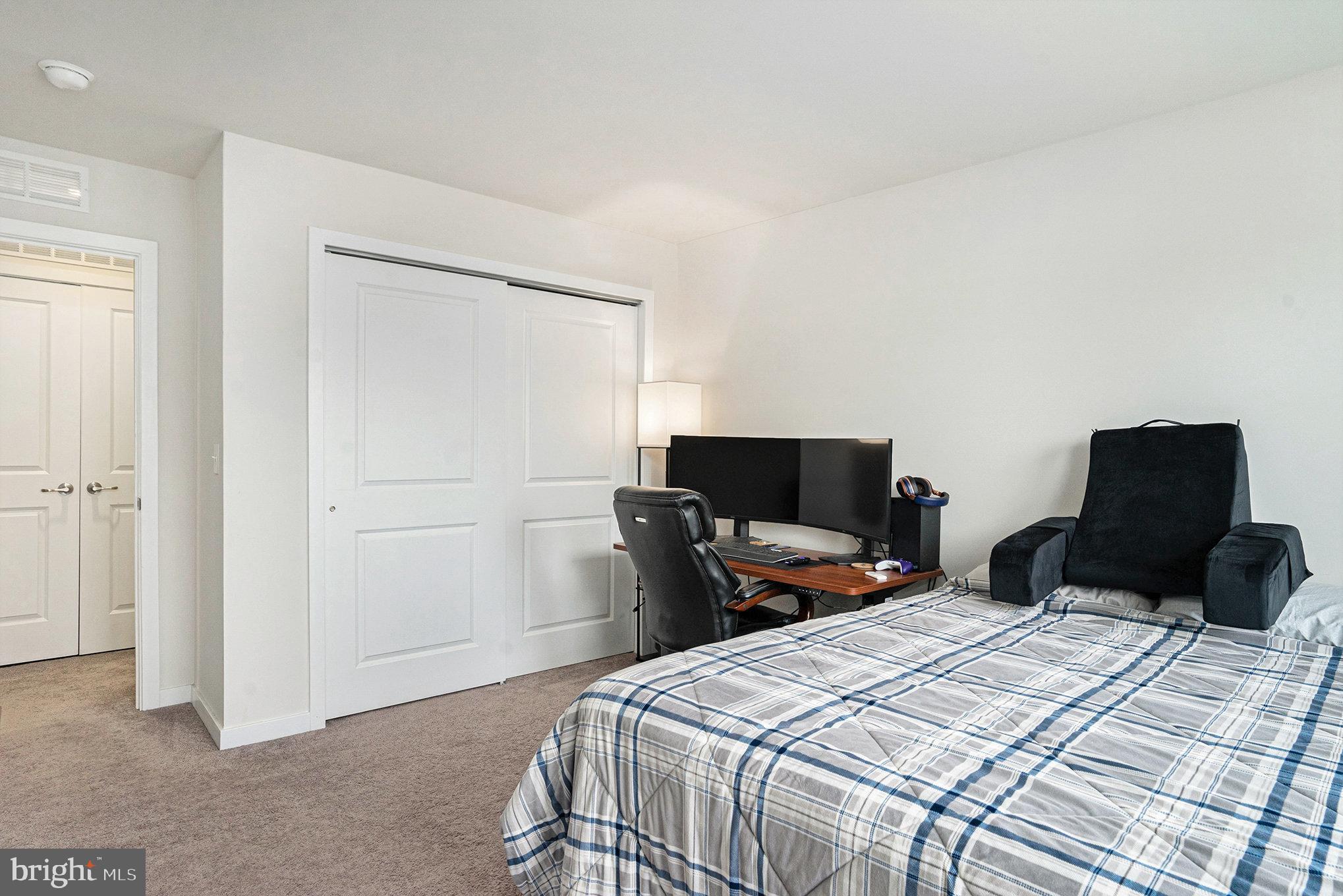 RIVER POINTE - Residential