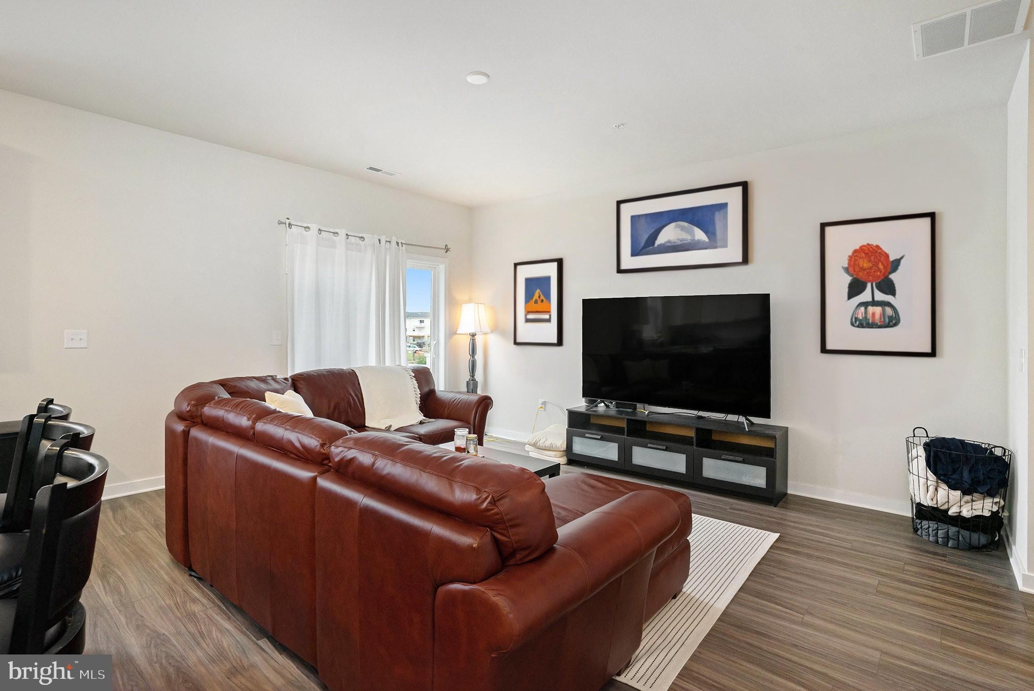 RIVER POINTE - Residential