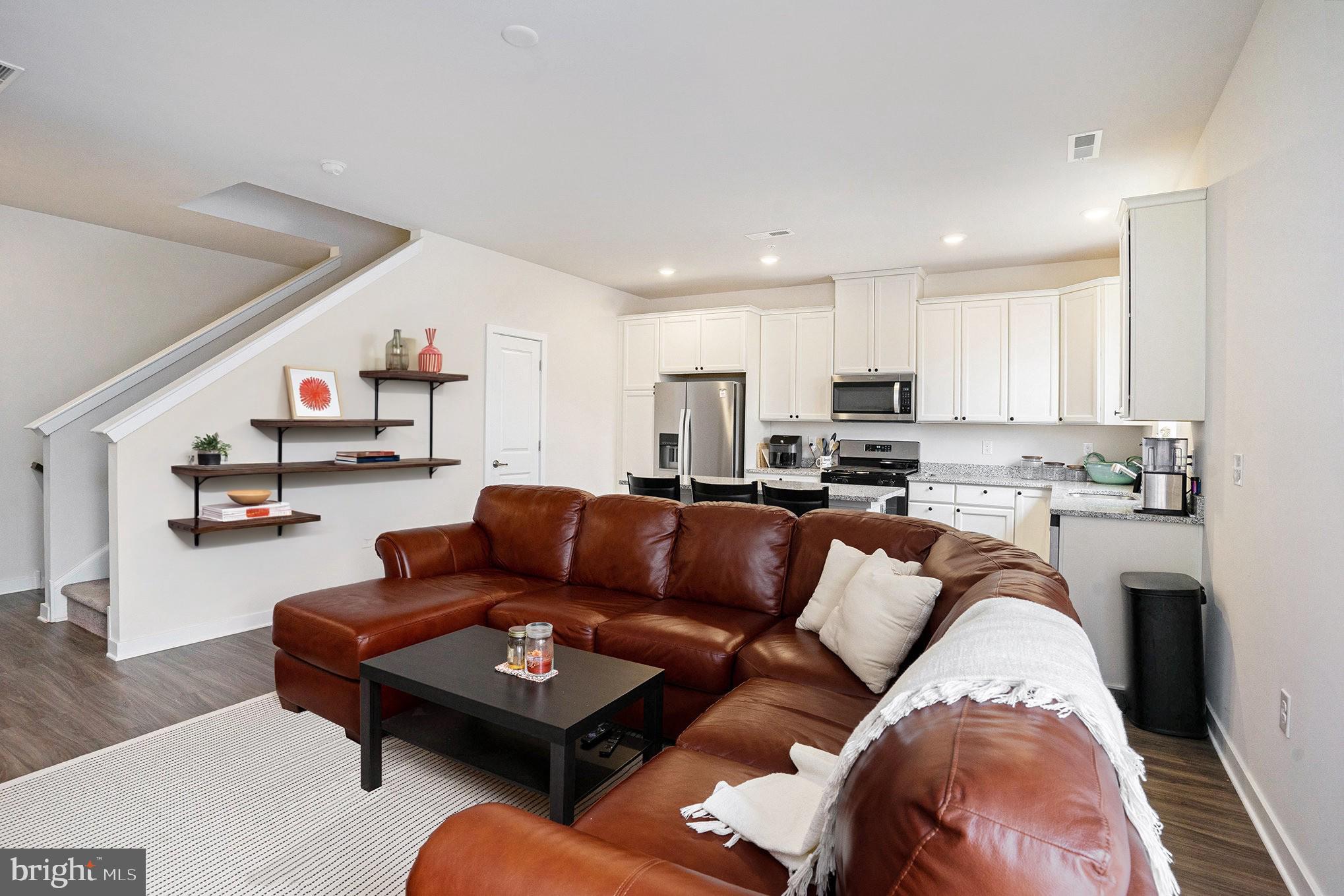 RIVER POINTE - Residential